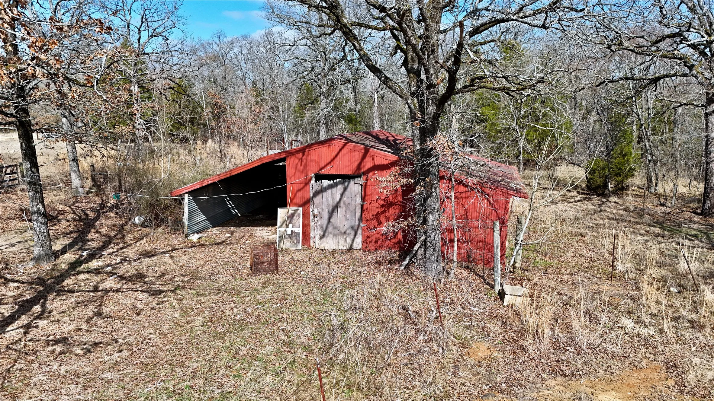 Single Family Residence For Sale in Henderson County , 6681 FM 3054, Malakoff, Texas 75148, 3 Bedroom, 2 Bathroom, Garage spaces, 1,670 Sqft, built in 1975, Preowned, mls#21190622, Real Estate Agent in Malakoff, Homes For Sale in Henderson county, Homes For Sale in Malakoff, Realtor in Malakoff Texas, Real Estate Brokerage Independent Realty Texas, Luminita Cordes Realtor