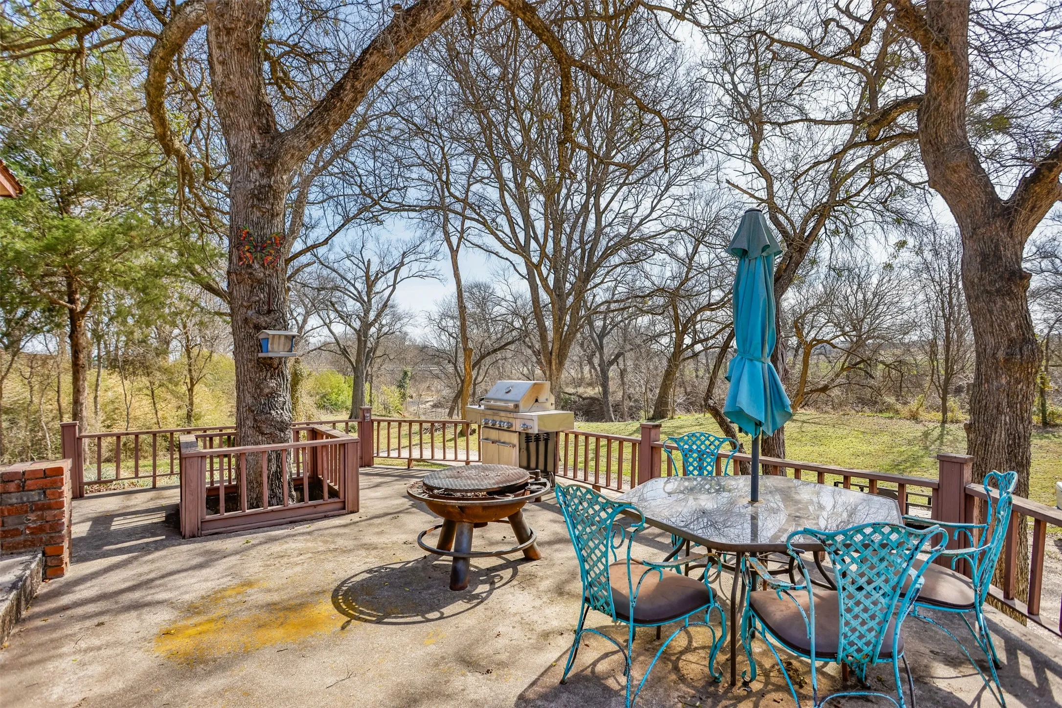 Single Family Residence For Sale in Cooke County , 231 Hickory Street, Lindsay, Texas 76250, 3 Bedroom, 3 Bathroom, 2 Garage spaces, 2,549 Sqft, built in 1980, Preowned, Price $575,000, mls#21189593, Real Estate Agent in Lindsay, Homes For Sale in Cooke county, Homes For Sale in Lindsay, Realtor in Lindsay Texas, Real Estate Brokerage Independent Realty Texas, Luminita Cordes Realtor
