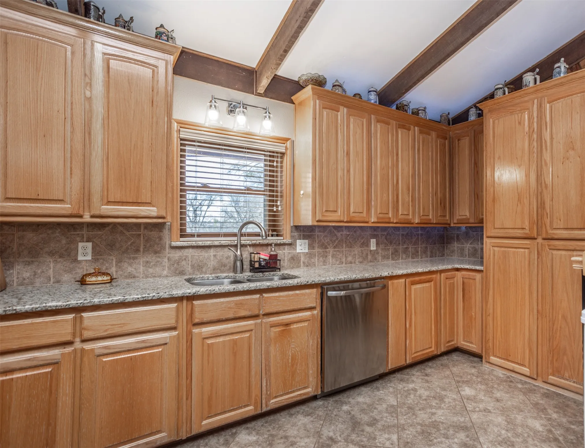 Single Family Residence For Sale in Cooke County , 231 Hickory Street, Lindsay, Texas 76250, 3 Bedroom, 3 Bathroom, 2 Garage spaces, 2,549 Sqft, built in 1980, Preowned, Price $575,000, mls#21189593, Real Estate Agent in Lindsay, Homes For Sale in Cooke county, Homes For Sale in Lindsay, Realtor in Lindsay Texas, Real Estate Brokerage Independent Realty Texas, Luminita Cordes Realtor