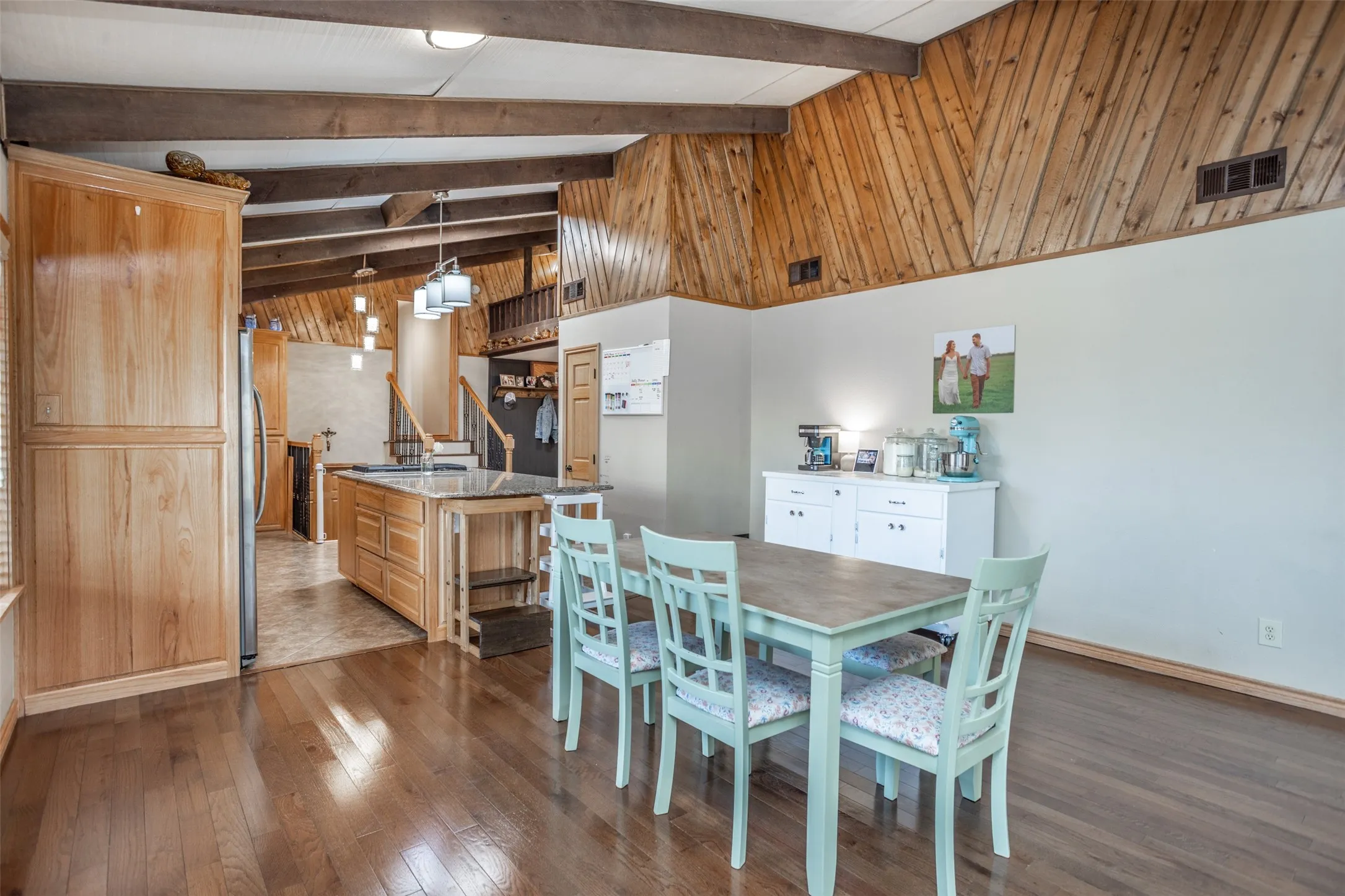 Single Family Residence For Sale in Cooke County , 231 Hickory Street, Lindsay, Texas 76250, 3 Bedroom, 3 Bathroom, 2 Garage spaces, 2,549 Sqft, built in 1980, Preowned, Price $575,000, mls#21189593, Real Estate Agent in Lindsay, Homes For Sale in Cooke county, Homes For Sale in Lindsay, Realtor in Lindsay Texas, Real Estate Brokerage Independent Realty Texas, Luminita Cordes Realtor
