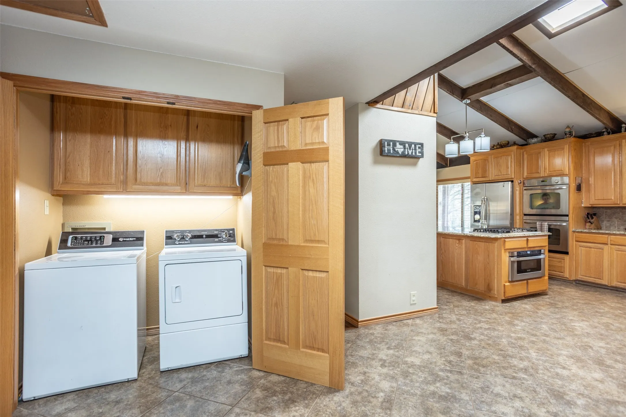 Single Family Residence For Sale in Cooke County , 231 Hickory Street, Lindsay, Texas 76250, 3 Bedroom, 3 Bathroom, 2 Garage spaces, 2,549 Sqft, built in 1980, Preowned, Price $575,000, mls#21189593, Real Estate Agent in Lindsay, Homes For Sale in Cooke county, Homes For Sale in Lindsay, Realtor in Lindsay Texas, Real Estate Brokerage Independent Realty Texas, Luminita Cordes Realtor