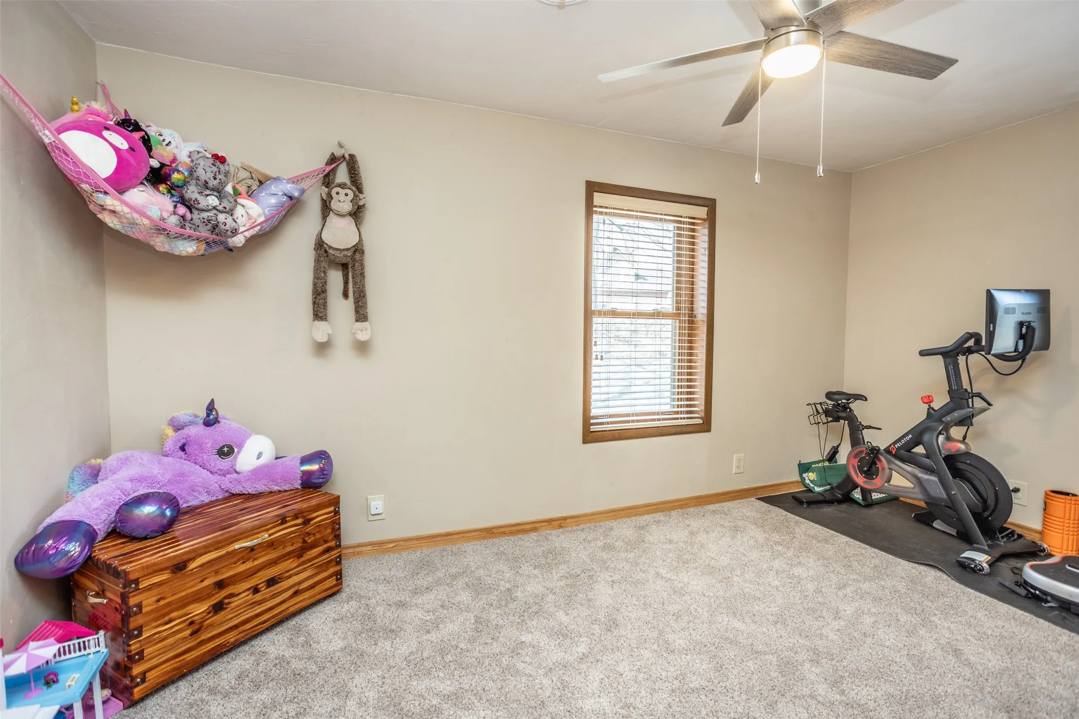 Single Family Residence For Sale in Cooke County , 231 Hickory Street, Lindsay, Texas 76250, 3 Bedroom, 3 Bathroom, 2 Garage spaces, 2,549 Sqft, built in 1980, Preowned, Price $575,000, mls#21189593, Real Estate Agent in Lindsay, Homes For Sale in Cooke county, Homes For Sale in Lindsay, Realtor in Lindsay Texas, Real Estate Brokerage Independent Realty Texas, Luminita Cordes Realtor