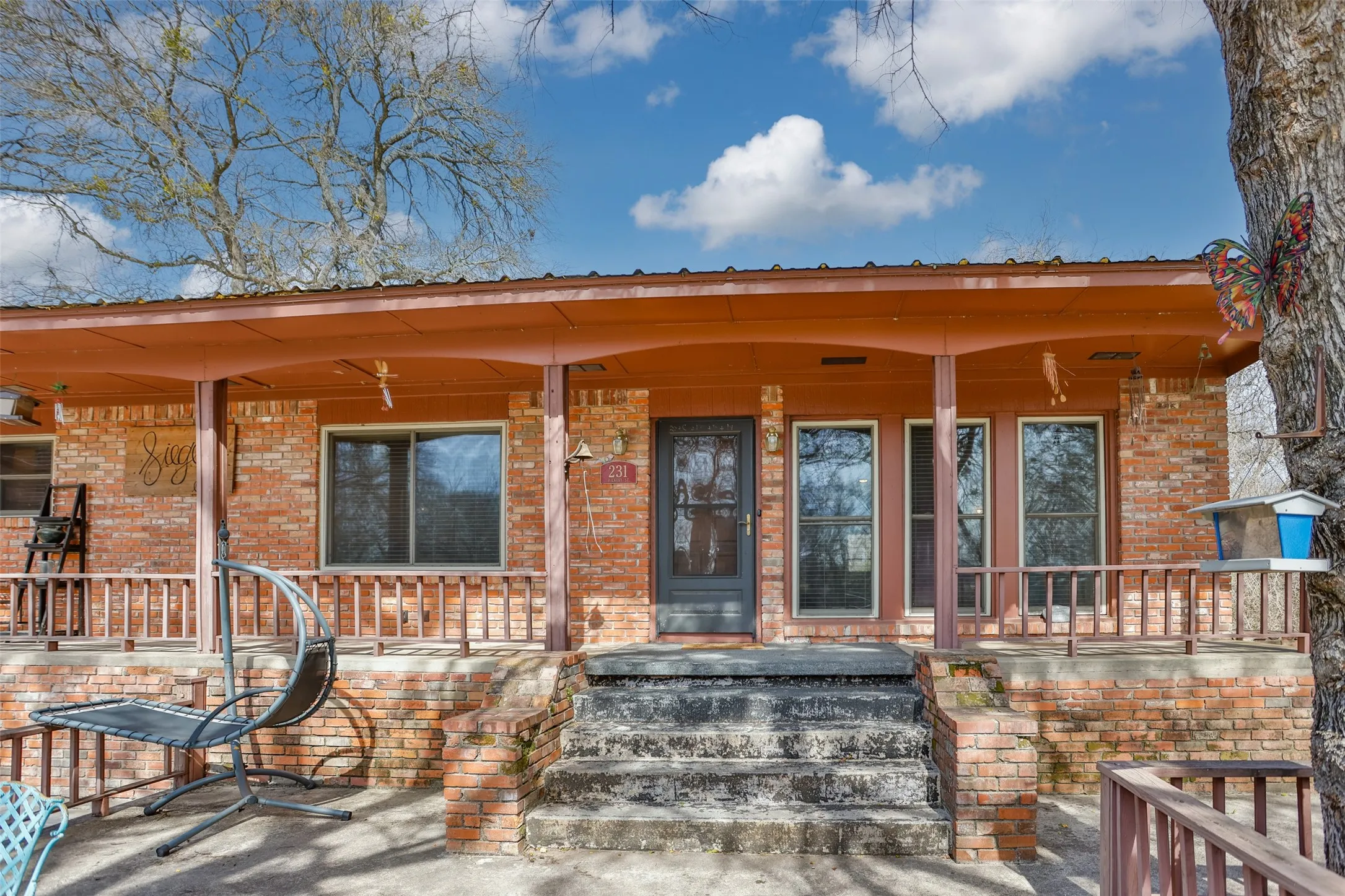 Single Family Residence For Sale in Cooke County , 231 Hickory Street, Lindsay, Texas 76250, 3 Bedroom, 3 Bathroom, 2 Garage spaces, 2,549 Sqft, built in 1980, Preowned, Price $575,000, mls#21189593, Real Estate Agent in Lindsay, Homes For Sale in Cooke county, Homes For Sale in Lindsay, Realtor in Lindsay Texas, Real Estate Brokerage Independent Realty Texas, Luminita Cordes Realtor