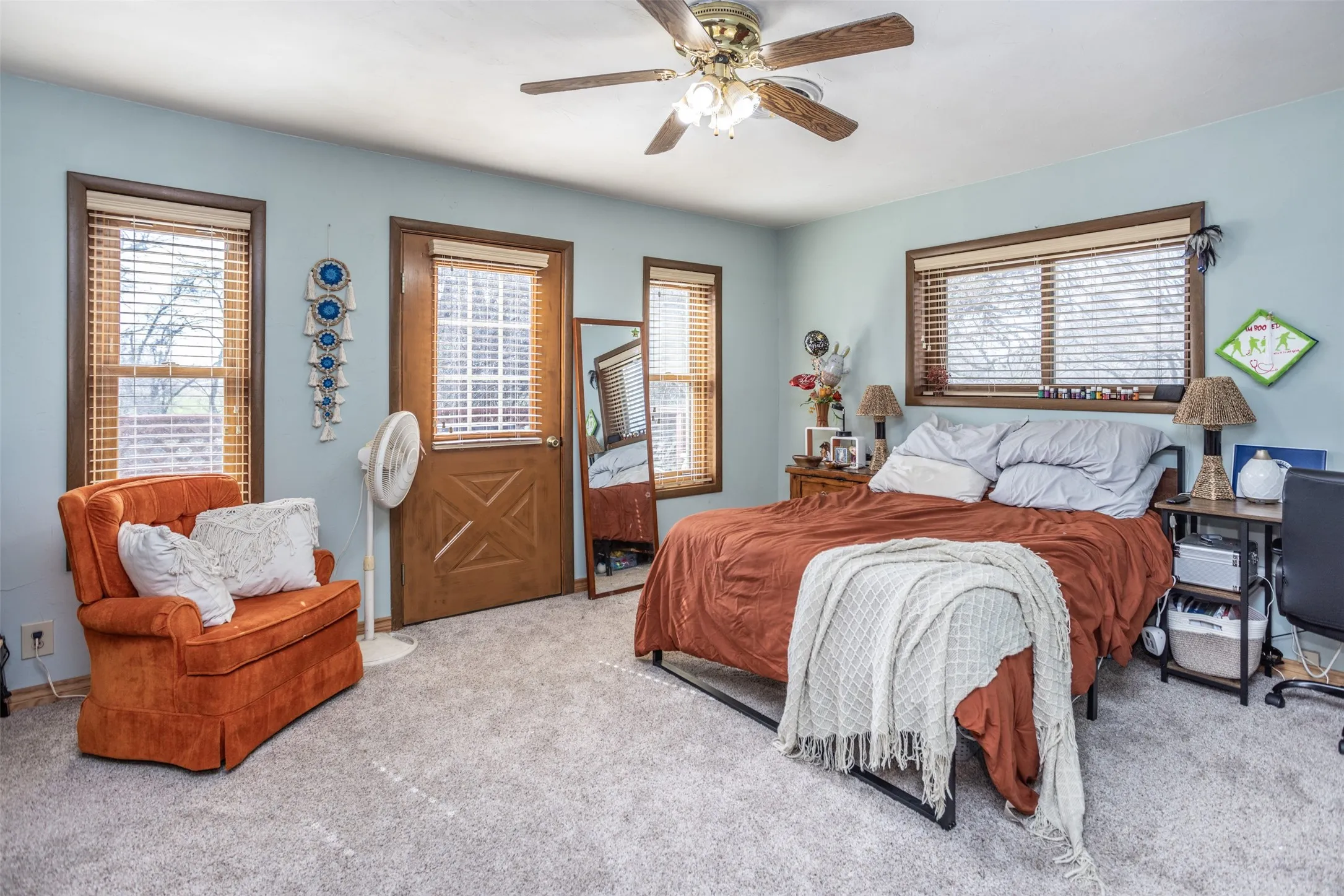 Single Family Residence For Sale in Cooke County , 231 Hickory Street, Lindsay, Texas 76250, 3 Bedroom, 3 Bathroom, 2 Garage spaces, 2,549 Sqft, built in 1980, Preowned, Price $575,000, mls#21189593, Real Estate Agent in Lindsay, Homes For Sale in Cooke county, Homes For Sale in Lindsay, Realtor in Lindsay Texas, Real Estate Brokerage Independent Realty Texas, Luminita Cordes Realtor