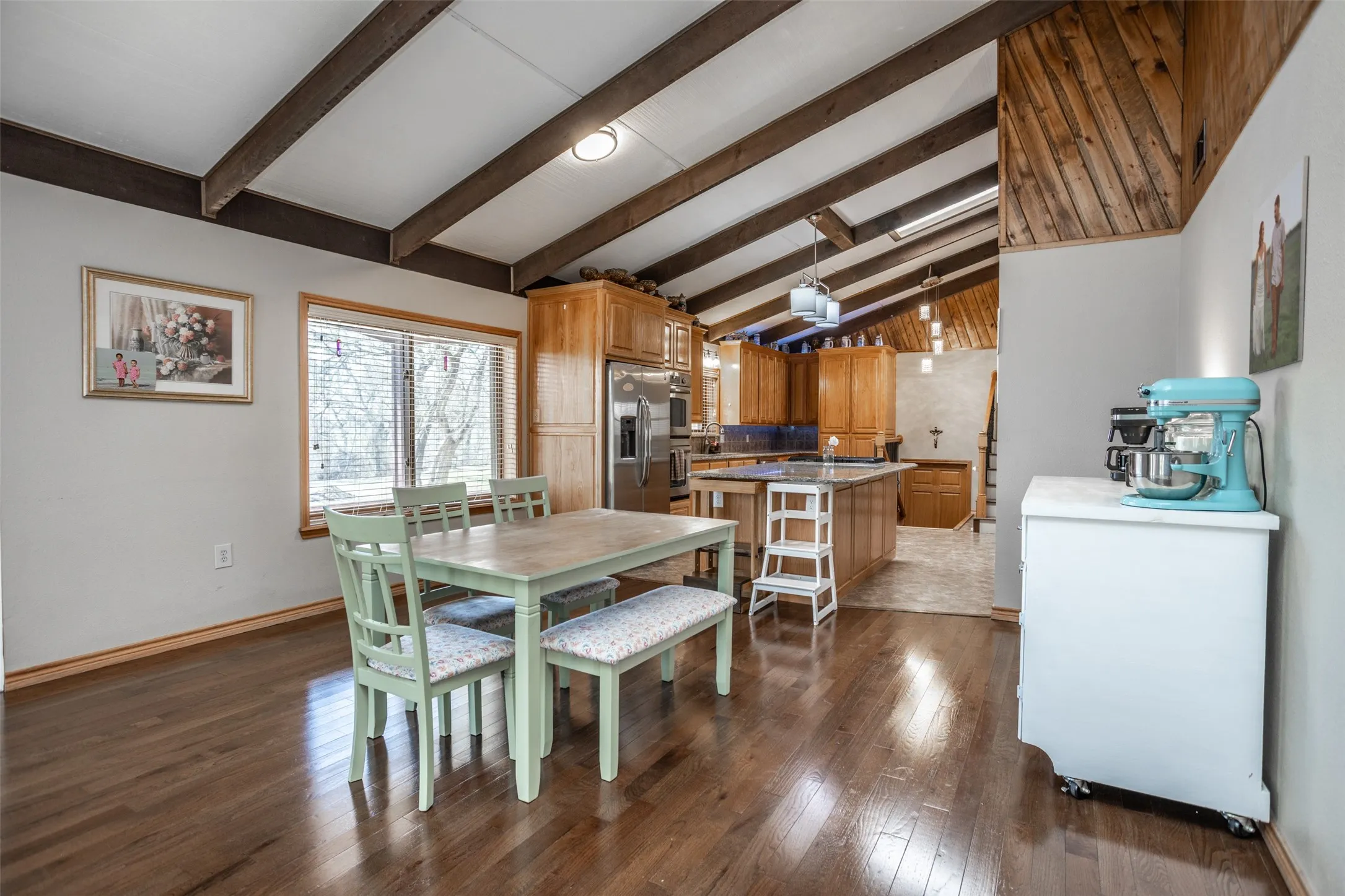 Single Family Residence For Sale in Cooke County , 231 Hickory Street, Lindsay, Texas 76250, 3 Bedroom, 3 Bathroom, 2 Garage spaces, 2,549 Sqft, built in 1980, Preowned, Price $575,000, mls#21189593, Real Estate Agent in Lindsay, Homes For Sale in Cooke county, Homes For Sale in Lindsay, Realtor in Lindsay Texas, Real Estate Brokerage Independent Realty Texas, Luminita Cordes Realtor