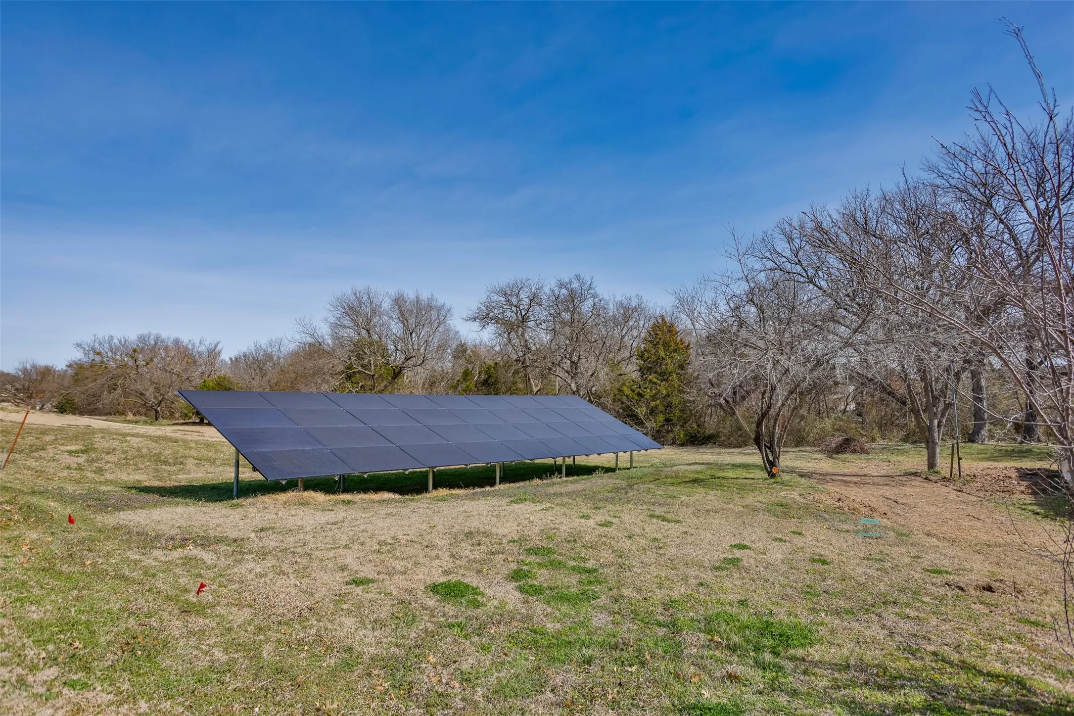 Single Family Residence For Sale in Cooke County , 231 Hickory Street, Lindsay, Texas 76250, 3 Bedroom, 3 Bathroom, 2 Garage spaces, 2,549 Sqft, built in 1980, Preowned, Price $575,000, mls#21189593, Real Estate Agent in Lindsay, Homes For Sale in Cooke county, Homes For Sale in Lindsay, Realtor in Lindsay Texas, Real Estate Brokerage Independent Realty Texas, Luminita Cordes Realtor