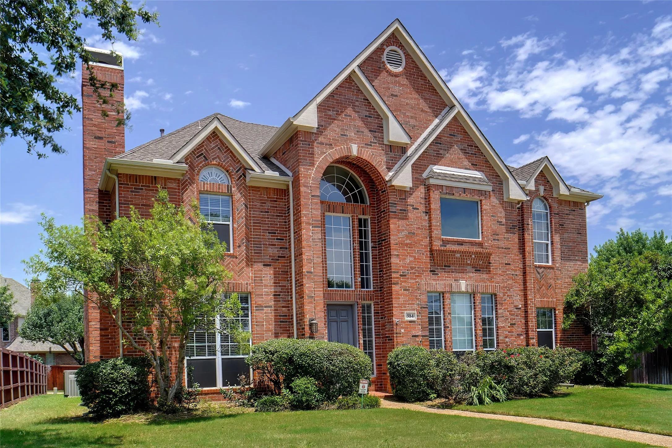 Single Family Residence For Sale in Dallas County , 984 E Bethel School Road, Coppell, Texas 75019, 5 Bedroom, 4 Bathroom, 3 Garage spaces, 3,610 Sqft, built in 1998, Preowned, mls#21185983, Real Estate Agent in Coppell, Homes For Sale in Dallas county, Homes For Sale in Coppell, Realtor in Coppell Texas, Real Estate Brokerage Independent Realty Texas, Luminita Cordes Realtor