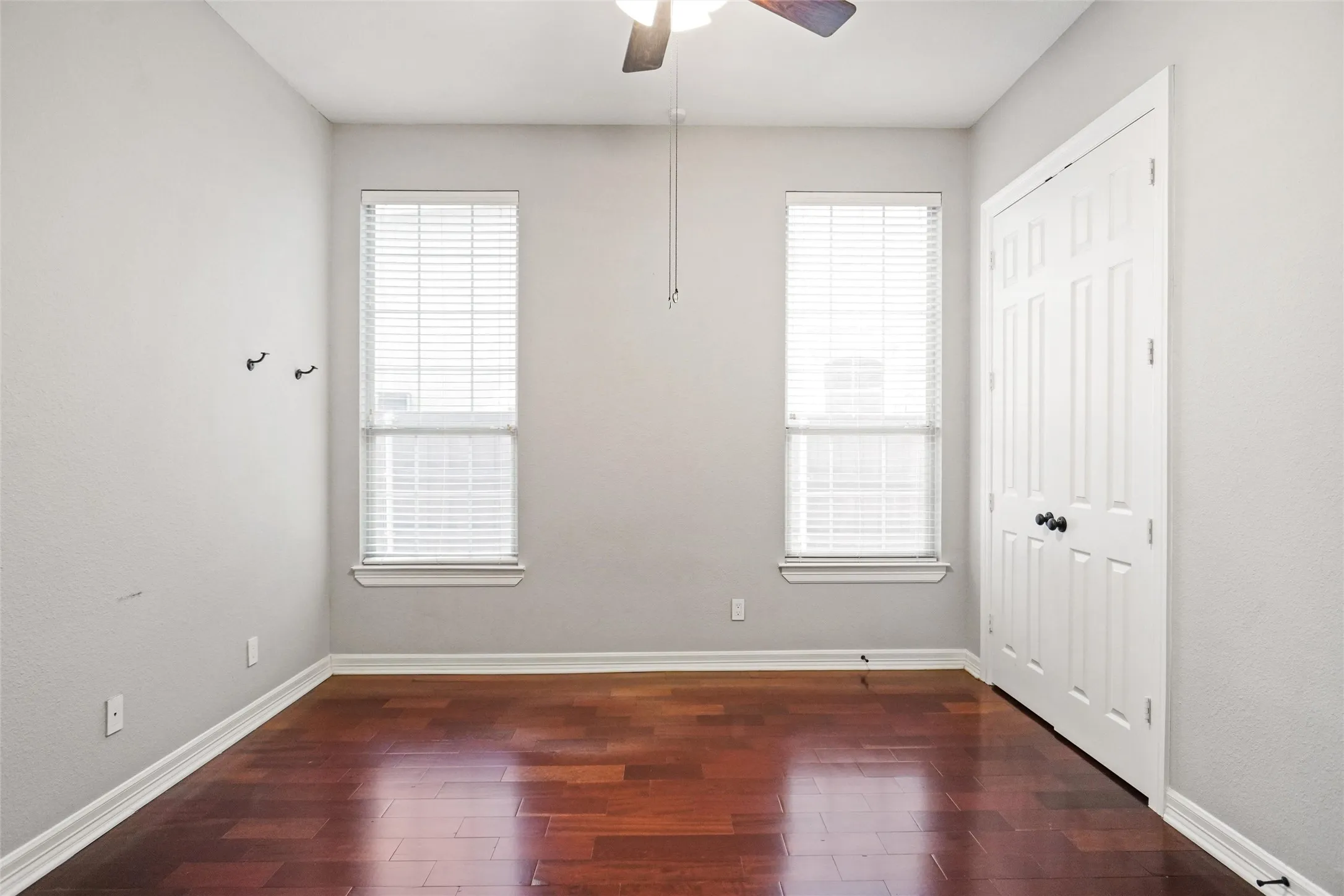 Single Family Residence For Sale in Dallas County , 984 E Bethel School Road, Coppell, Texas 75019, 5 Bedroom, 4 Bathroom, 3 Garage spaces, 3,610 Sqft, built in 1998, Preowned, mls#21185983, Real Estate Agent in Coppell, Homes For Sale in Dallas county, Homes For Sale in Coppell, Realtor in Coppell Texas, Real Estate Brokerage Independent Realty Texas, Luminita Cordes Realtor