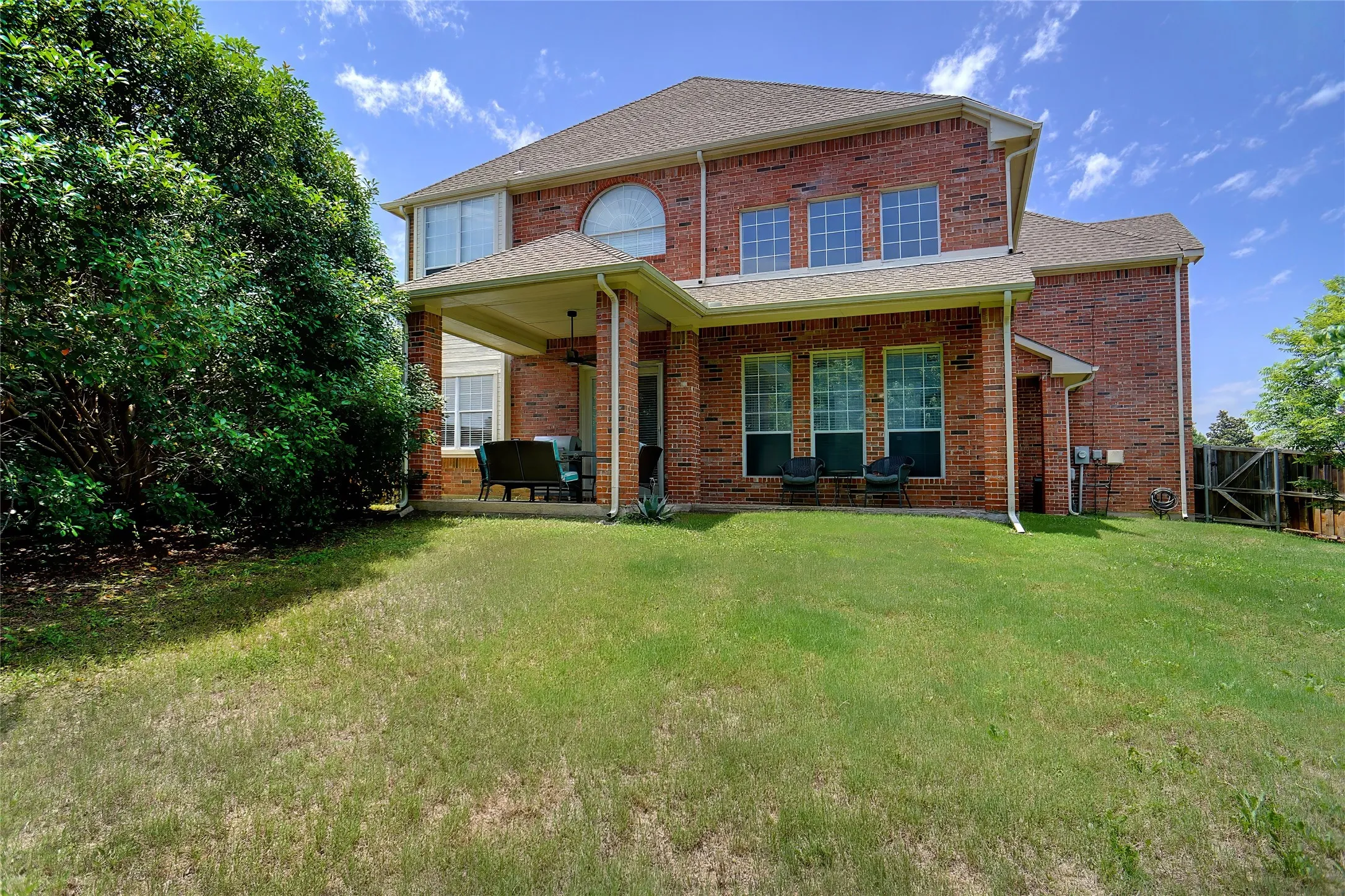 Single Family Residence For Sale in Dallas County , 984 E Bethel School Road, Coppell, Texas 75019, 5 Bedroom, 4 Bathroom, 3 Garage spaces, 3,610 Sqft, built in 1998, Preowned, mls#21185983, Real Estate Agent in Coppell, Homes For Sale in Dallas county, Homes For Sale in Coppell, Realtor in Coppell Texas, Real Estate Brokerage Independent Realty Texas, Luminita Cordes Realtor