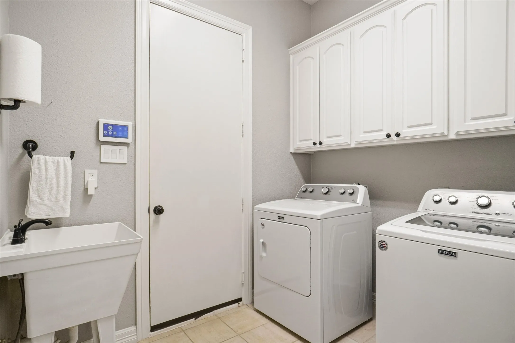 Single Family Residence For Sale in Dallas County , 984 E Bethel School Road, Coppell, Texas 75019, 5 Bedroom, 4 Bathroom, 3 Garage spaces, 3,610 Sqft, built in 1998, Preowned, mls#21185983, Real Estate Agent in Coppell, Homes For Sale in Dallas county, Homes For Sale in Coppell, Realtor in Coppell Texas, Real Estate Brokerage Independent Realty Texas, Luminita Cordes Realtor