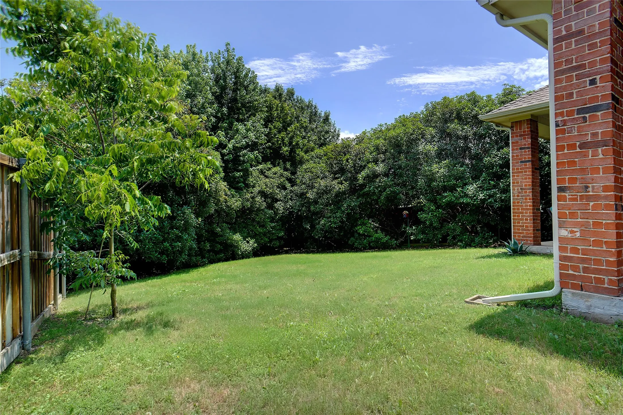 Single Family Residence For Sale in Dallas County , 984 E Bethel School Road, Coppell, Texas 75019, 5 Bedroom, 4 Bathroom, 3 Garage spaces, 3,610 Sqft, built in 1998, Preowned, mls#21185983, Real Estate Agent in Coppell, Homes For Sale in Dallas county, Homes For Sale in Coppell, Realtor in Coppell Texas, Real Estate Brokerage Independent Realty Texas, Luminita Cordes Realtor
