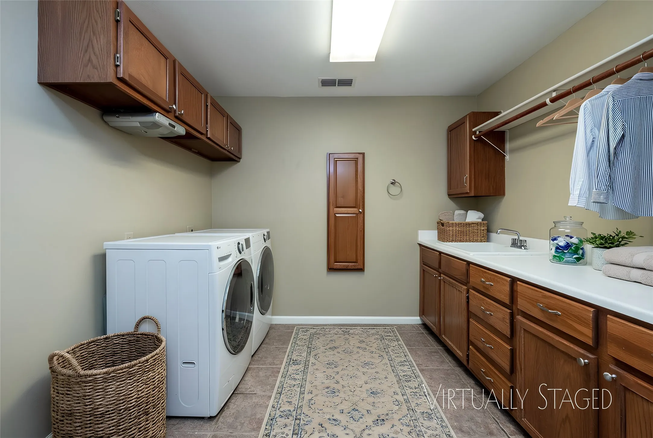 Single Family Residence For Sale in Parker County , 270 Stone Mountain Road, Cresson, Texas 76035, 4 Bedroom, 3 Bathroom, 2 Garage spaces, 2,710 Sqft, built in 1999, mls#21190603, Real Estate Agent in Cresson, Homes For Sale in Parker county, Homes For Sale in Cresson, Realtor in Cresson Texas, Real Estate Brokerage Independent Realty Texas, Luminita Cordes Realtor
