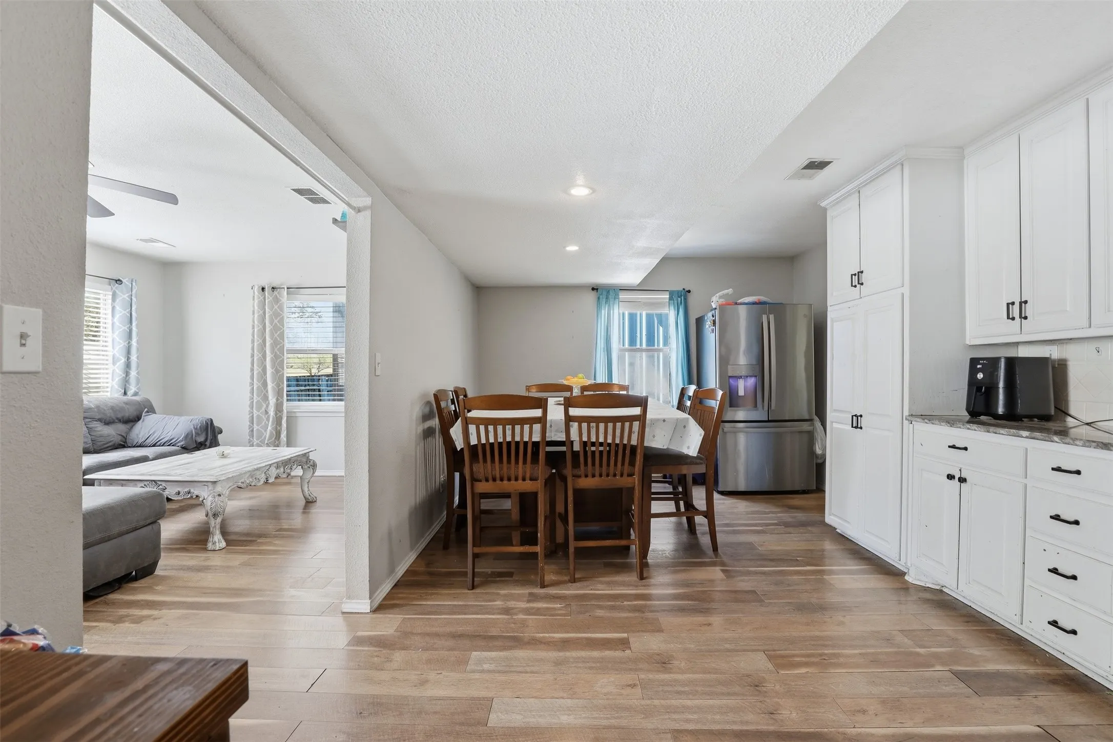 Single Family Residence For Sale in Hood County , 500 W Rucker Street, Granbury, Texas 76048, 5 Bedroom, 3 Bathroom, Garage spaces, 2,040 Sqft, built in 1976, mls#21177984, Real Estate Agent in Granbury, Homes For Sale in Hood county, Homes For Sale in Granbury, Realtor in Granbury Texas, Real Estate Brokerage Independent Realty Texas, Luminita Cordes Realtor