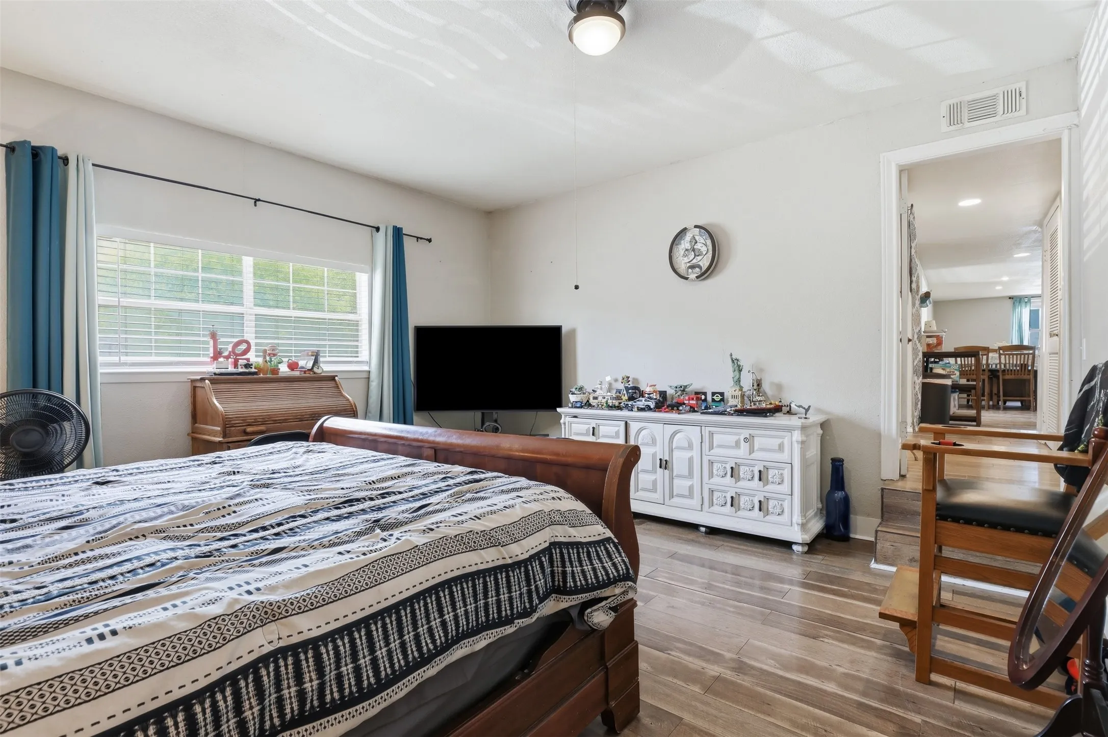 Single Family Residence For Sale in Hood County , 500 W Rucker Street, Granbury, Texas 76048, 5 Bedroom, 3 Bathroom, Garage spaces, 2,040 Sqft, built in 1976, mls#21177984, Real Estate Agent in Granbury, Homes For Sale in Hood county, Homes For Sale in Granbury, Realtor in Granbury Texas, Real Estate Brokerage Independent Realty Texas, Luminita Cordes Realtor