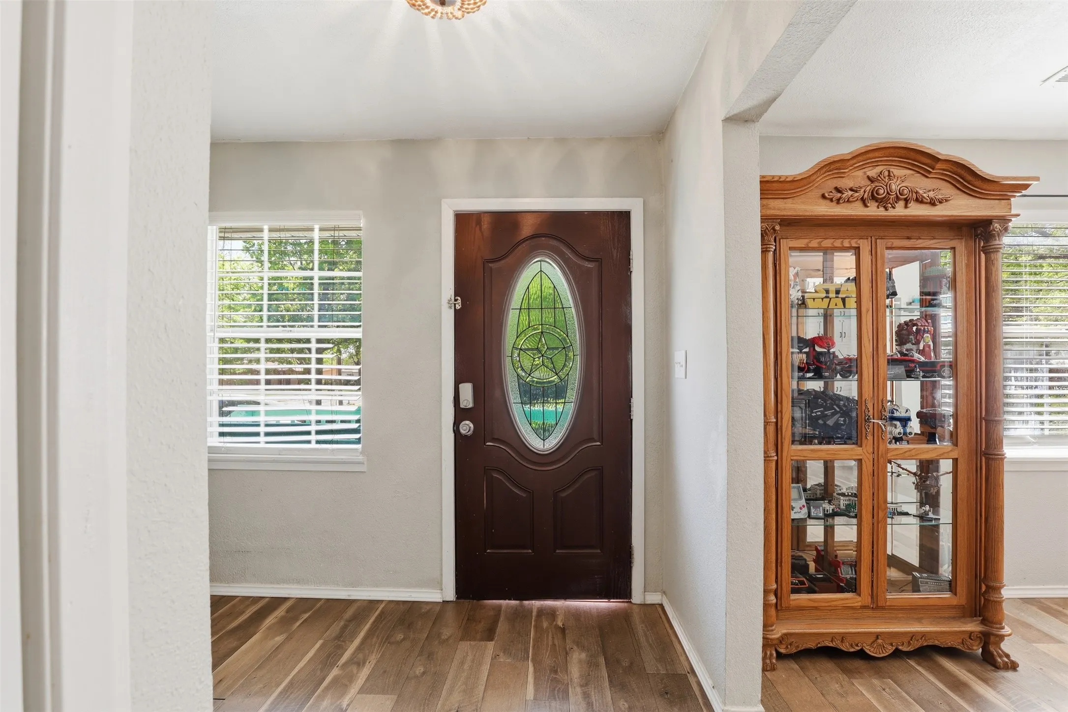 Single Family Residence For Sale in Hood County , 500 W Rucker Street, Granbury, Texas 76048, 5 Bedroom, 3 Bathroom, Garage spaces, 2,040 Sqft, built in 1976, mls#21177984, Real Estate Agent in Granbury, Homes For Sale in Hood county, Homes For Sale in Granbury, Realtor in Granbury Texas, Real Estate Brokerage Independent Realty Texas, Luminita Cordes Realtor