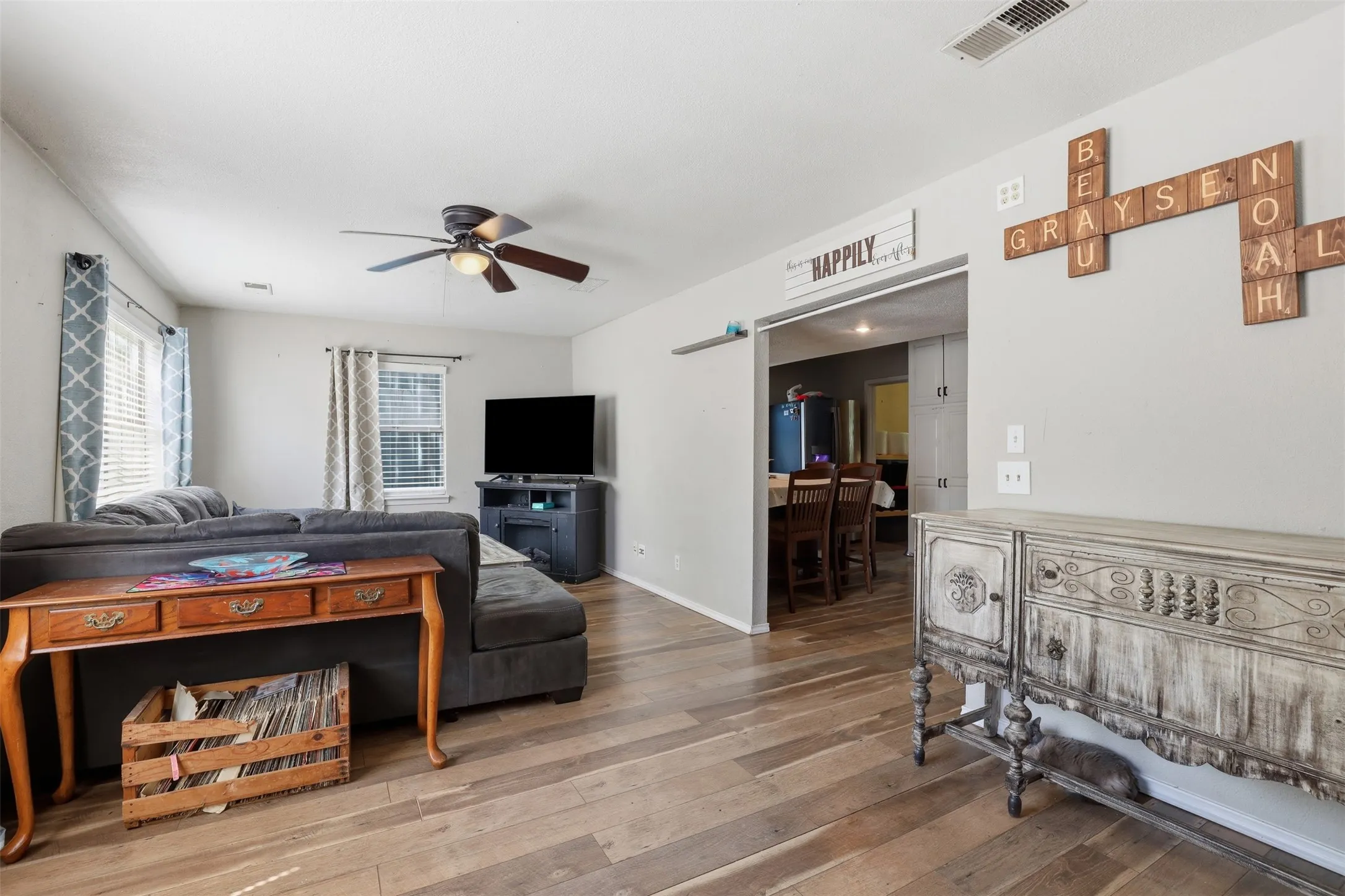 Single Family Residence For Sale in Hood County , 500 W Rucker Street, Granbury, Texas 76048, 5 Bedroom, 3 Bathroom, Garage spaces, 2,040 Sqft, built in 1976, mls#21177984, Real Estate Agent in Granbury, Homes For Sale in Hood county, Homes For Sale in Granbury, Realtor in Granbury Texas, Real Estate Brokerage Independent Realty Texas, Luminita Cordes Realtor