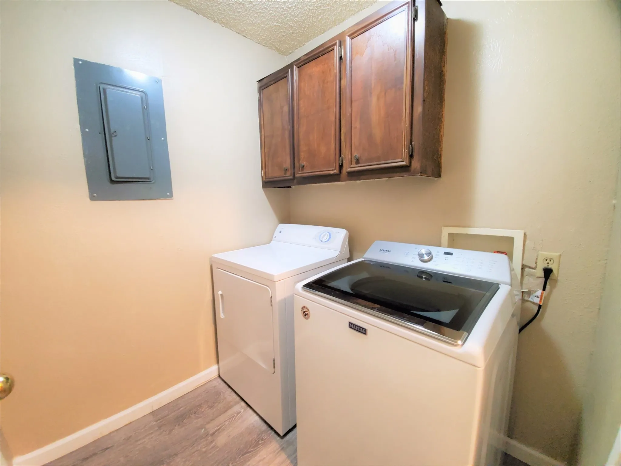 Duplex For Rent in Denton County , 1002 Mulkey Lane, Denton, Texas 76209, 3 Bedroom, 1 Bathroom, Garage spaces, 1,108 Sqft, built in 1993, Preowned, mls#21190701, Real Estate Agent in Denton, Homes For Rent in Denton county, Homes For Rent in Denton, Realtor in Denton Texas, Real Estate Brokerage Independent Realty Texas, Luminita Cordes Realtor
