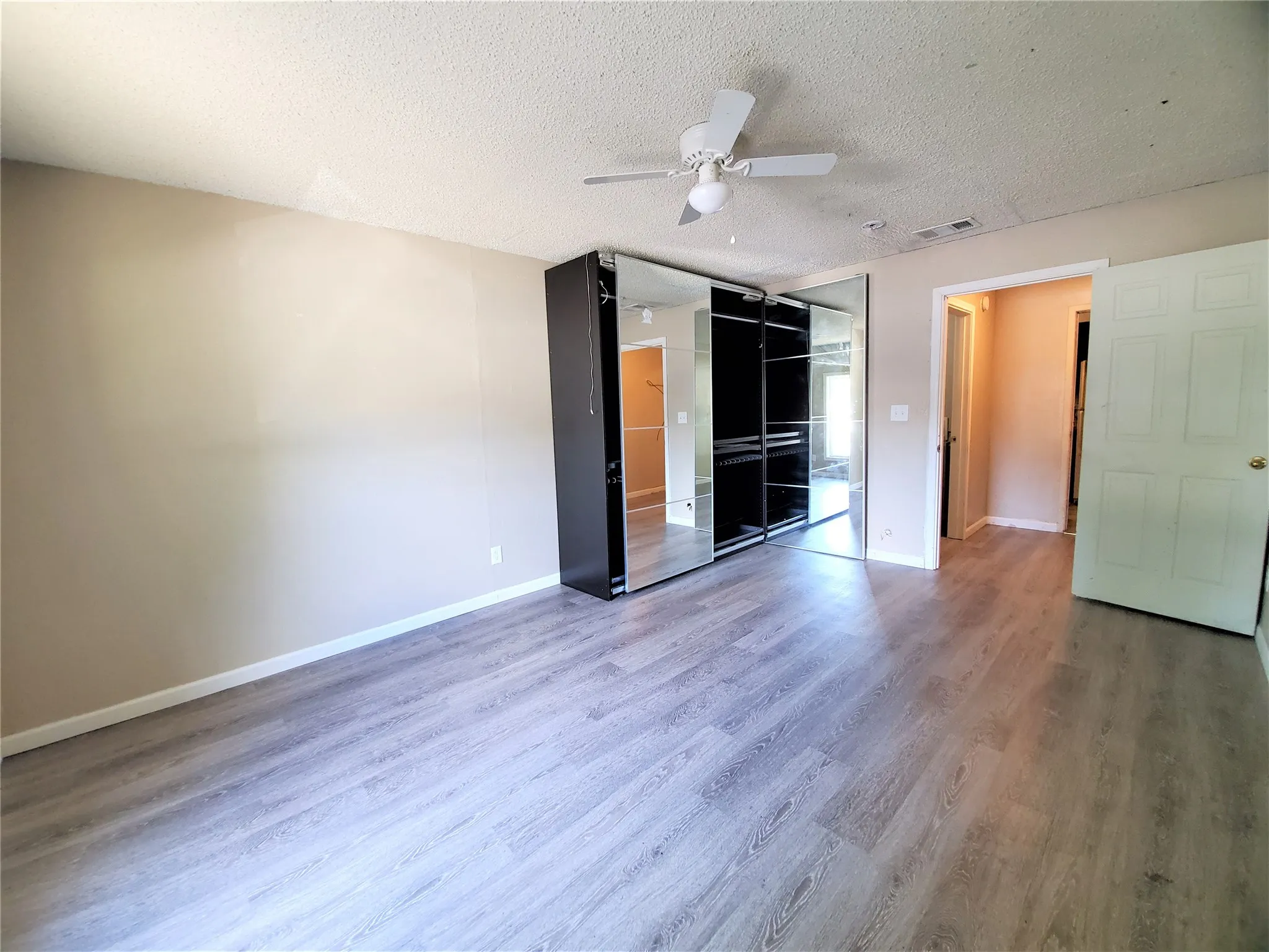 Duplex For Rent in Denton County , 1002 Mulkey Lane, Denton, Texas 76209, 3 Bedroom, 1 Bathroom, Garage spaces, 1,108 Sqft, built in 1993, Preowned, mls#21190701, Real Estate Agent in Denton, Homes For Rent in Denton county, Homes For Rent in Denton, Realtor in Denton Texas, Real Estate Brokerage Independent Realty Texas, Luminita Cordes Realtor