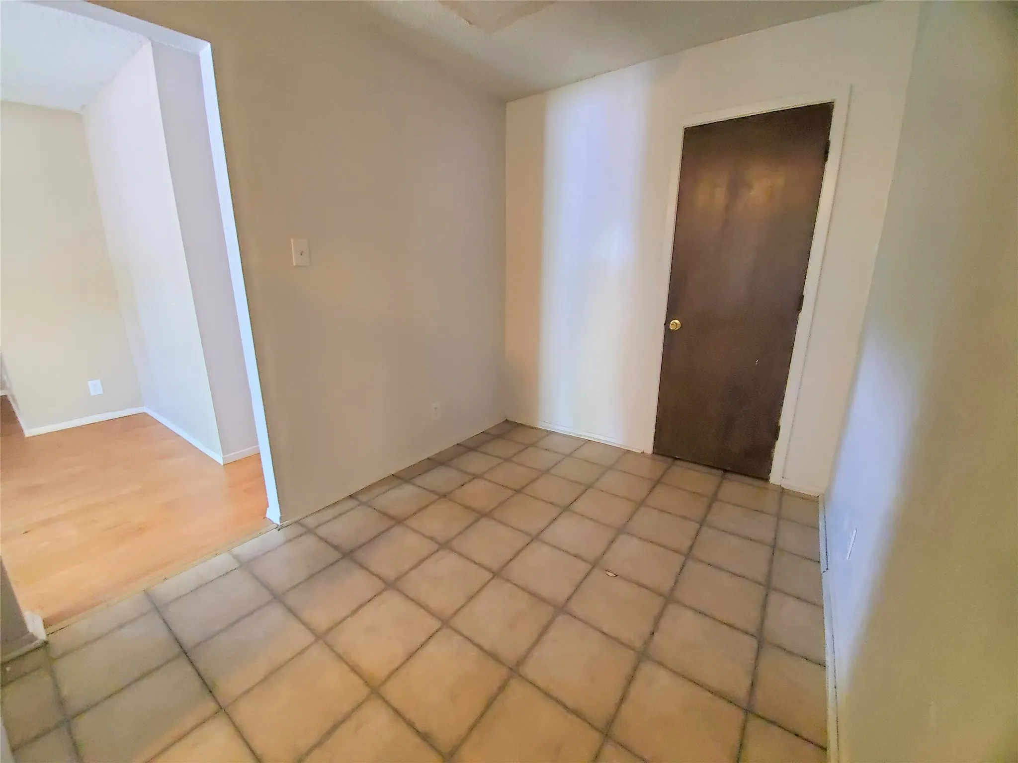 Duplex For Rent in Denton County , 1002 Mulkey Lane, Denton, Texas 76209, 3 Bedroom, 1 Bathroom, Garage spaces, 1,108 Sqft, built in 1993, Preowned, mls#21190701, Real Estate Agent in Denton, Homes For Rent in Denton county, Homes For Rent in Denton, Realtor in Denton Texas, Real Estate Brokerage Independent Realty Texas, Luminita Cordes Realtor