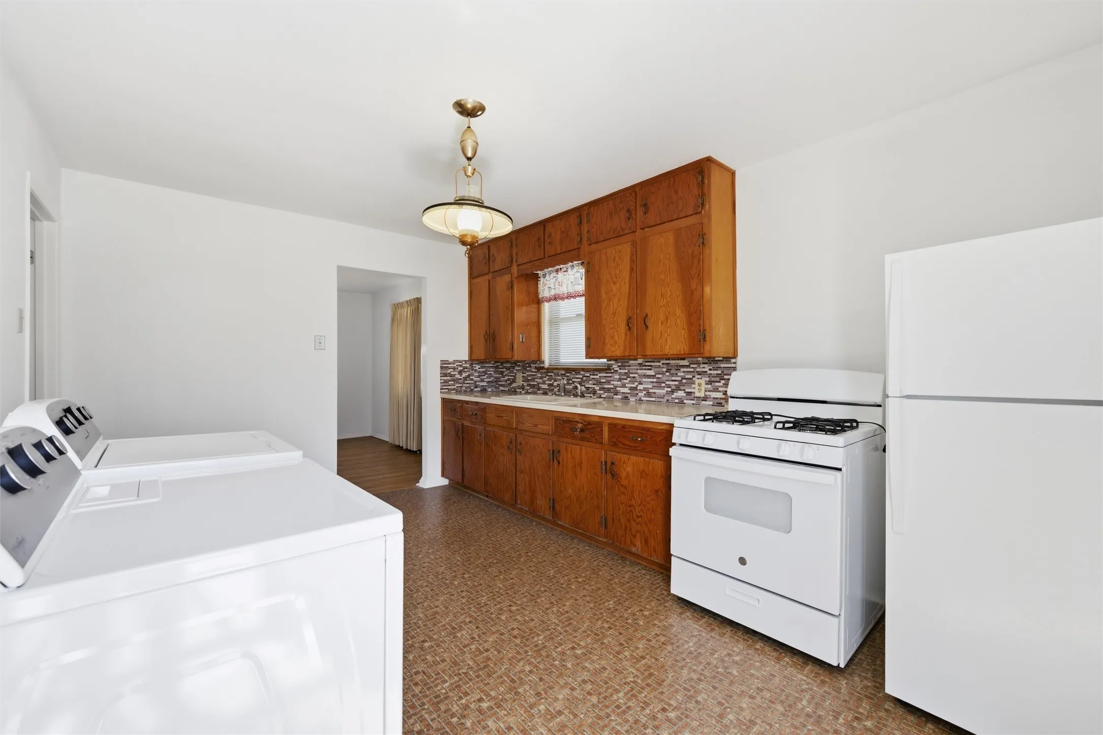Single Family Residence For Sale in Mc Lennan County , 905 Carver Street, Waco, Texas 76704, 3 Bedroom, 1 Bathroom, Garage spaces, 976 Sqft, built in 1968, mls#21179977, Real Estate Agent in Waco, Homes For Sale in Mc Lennan county, Homes For Sale in Waco, Realtor in Waco Texas, Real Estate Brokerage Independent Realty Texas, Luminita Cordes Realtor