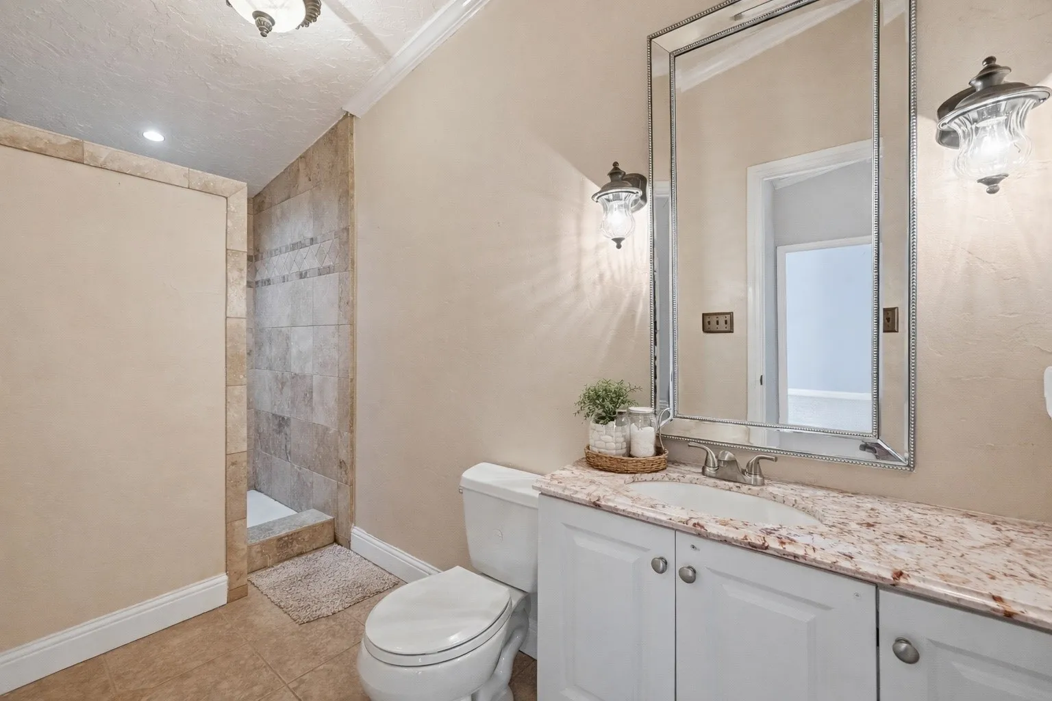 Single Family Residence For Sale in Johnson County , 1050 Stadium Drive, Joshua, Texas 76058, 3 Bedroom, 2 Bathroom, Garage spaces, 2,010 Sqft, built in 1988, Preowned, mls#21190246, Real Estate Agent in Joshua, Homes For Sale in Johnson county, Homes For Sale in Joshua, Realtor in Joshua Texas, Real Estate Brokerage Independent Realty Texas, Luminita Cordes Realtor