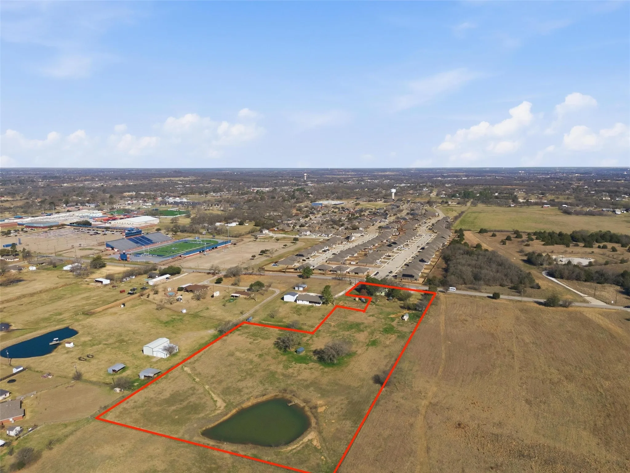Single Family Residence For Sale in Johnson County , 1050 Stadium Drive, Joshua, Texas 76058, 3 Bedroom, 2 Bathroom, Garage spaces, 2,010 Sqft, built in 1988, Preowned, mls#21190246, Real Estate Agent in Joshua, Homes For Sale in Johnson county, Homes For Sale in Joshua, Realtor in Joshua Texas, Real Estate Brokerage Independent Realty Texas, Luminita Cordes Realtor