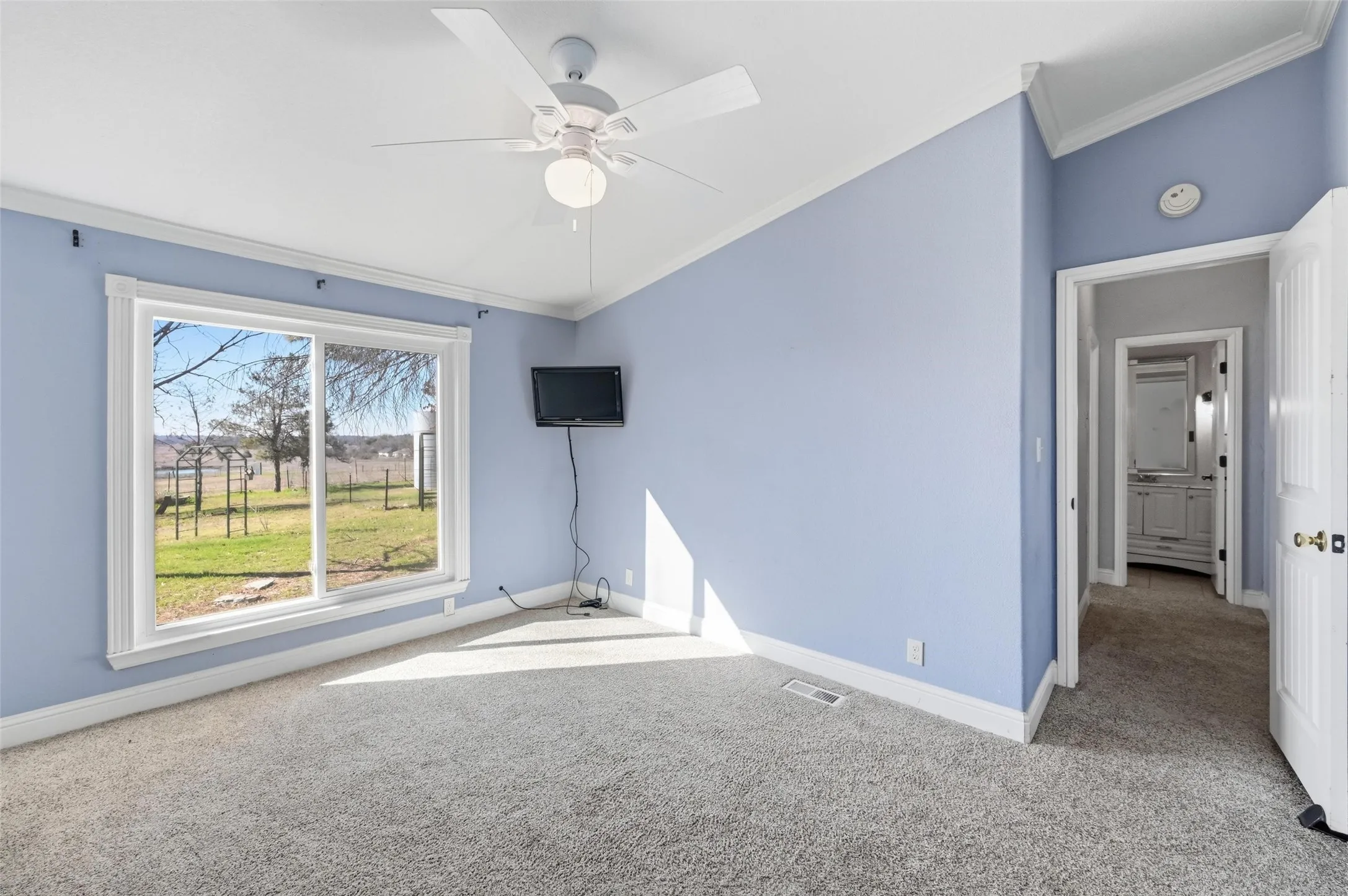 Single Family Residence For Sale in Johnson County , 1050 Stadium Drive, Joshua, Texas 76058, 3 Bedroom, 2 Bathroom, Garage spaces, 2,010 Sqft, built in 1988, Preowned, mls#21190246, Real Estate Agent in Joshua, Homes For Sale in Johnson county, Homes For Sale in Joshua, Realtor in Joshua Texas, Real Estate Brokerage Independent Realty Texas, Luminita Cordes Realtor