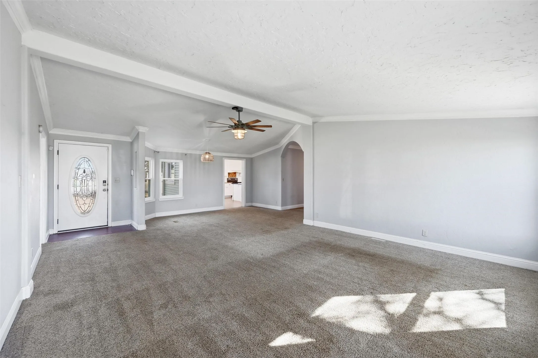 Single Family Residence For Sale in Johnson County , 1050 Stadium Drive, Joshua, Texas 76058, 3 Bedroom, 2 Bathroom, Garage spaces, 2,010 Sqft, built in 1988, Preowned, mls#21190246, Real Estate Agent in Joshua, Homes For Sale in Johnson county, Homes For Sale in Joshua, Realtor in Joshua Texas, Real Estate Brokerage Independent Realty Texas, Luminita Cordes Realtor