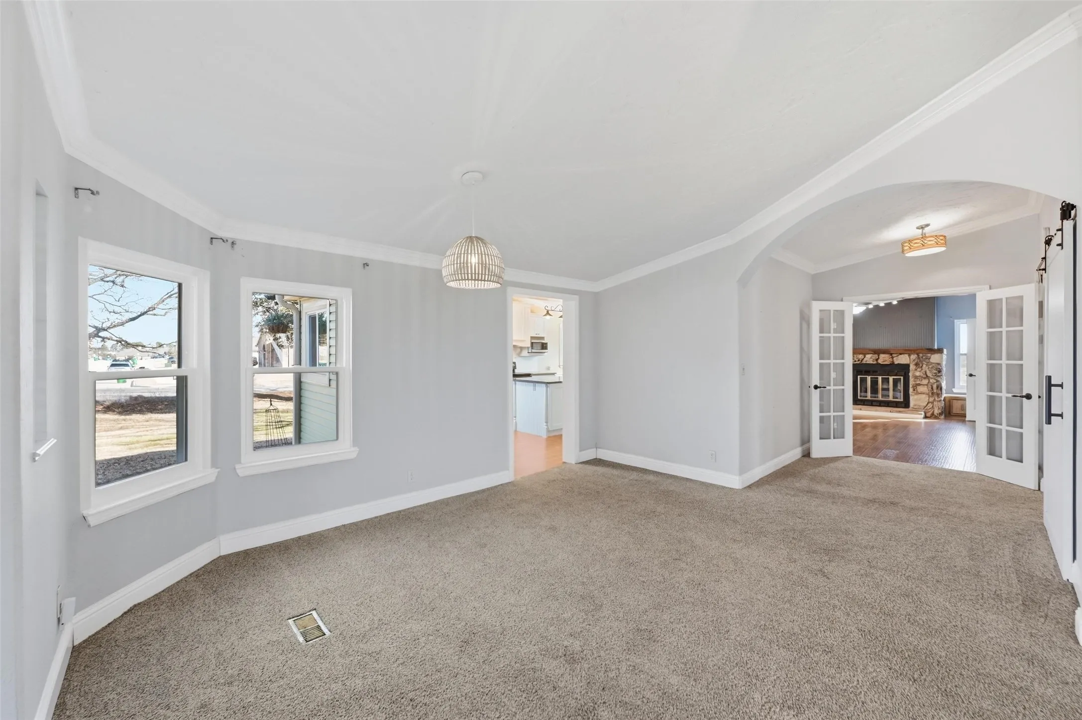 Single Family Residence For Sale in Johnson County , 1050 Stadium Drive, Joshua, Texas 76058, 3 Bedroom, 2 Bathroom, Garage spaces, 2,010 Sqft, built in 1988, Preowned, mls#21190246, Real Estate Agent in Joshua, Homes For Sale in Johnson county, Homes For Sale in Joshua, Realtor in Joshua Texas, Real Estate Brokerage Independent Realty Texas, Luminita Cordes Realtor