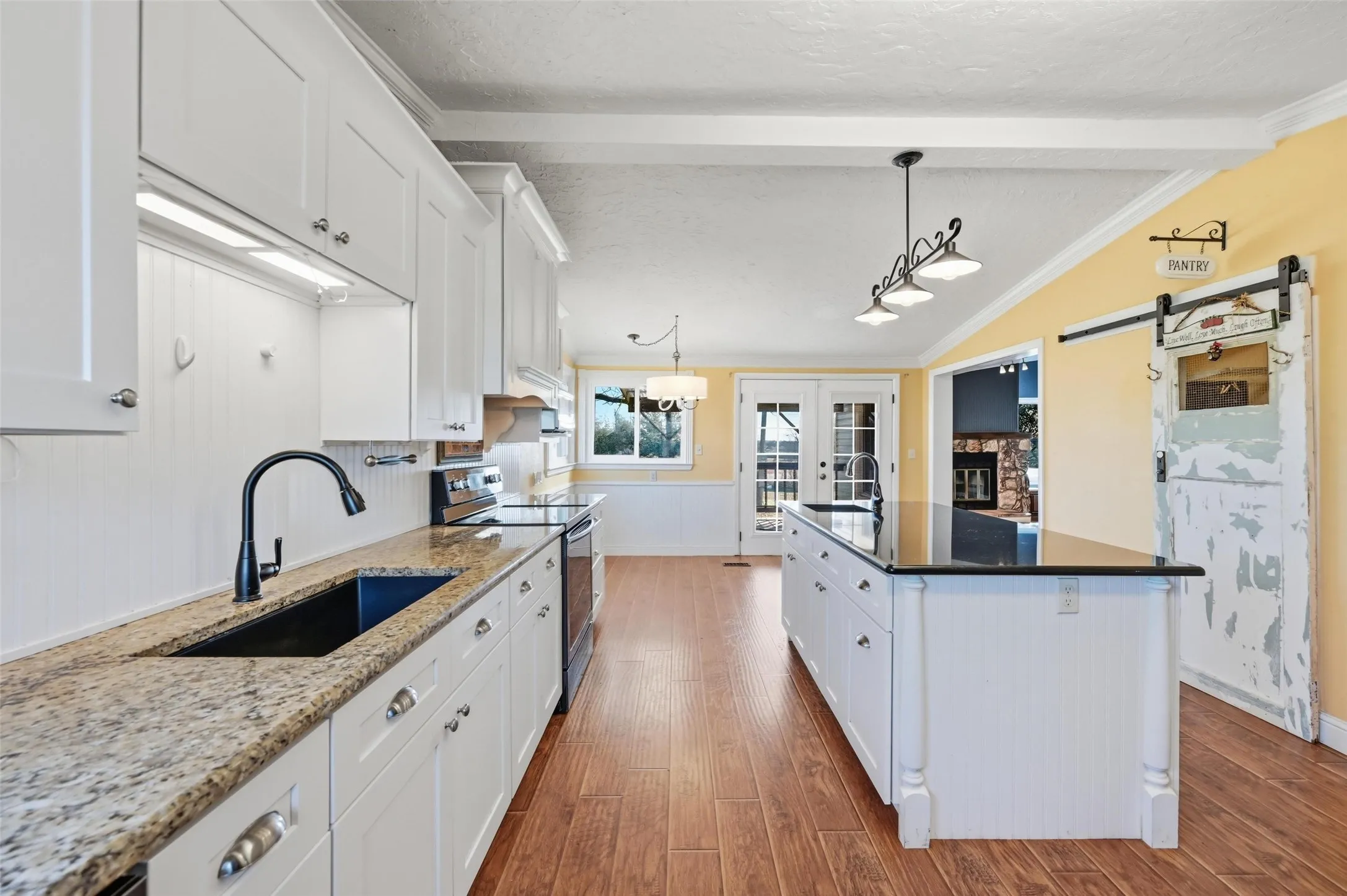 Single Family Residence For Sale in Johnson County , 1050 Stadium Drive, Joshua, Texas 76058, 3 Bedroom, 2 Bathroom, Garage spaces, 2,010 Sqft, built in 1988, Preowned, mls#21190246, Real Estate Agent in Joshua, Homes For Sale in Johnson county, Homes For Sale in Joshua, Realtor in Joshua Texas, Real Estate Brokerage Independent Realty Texas, Luminita Cordes Realtor