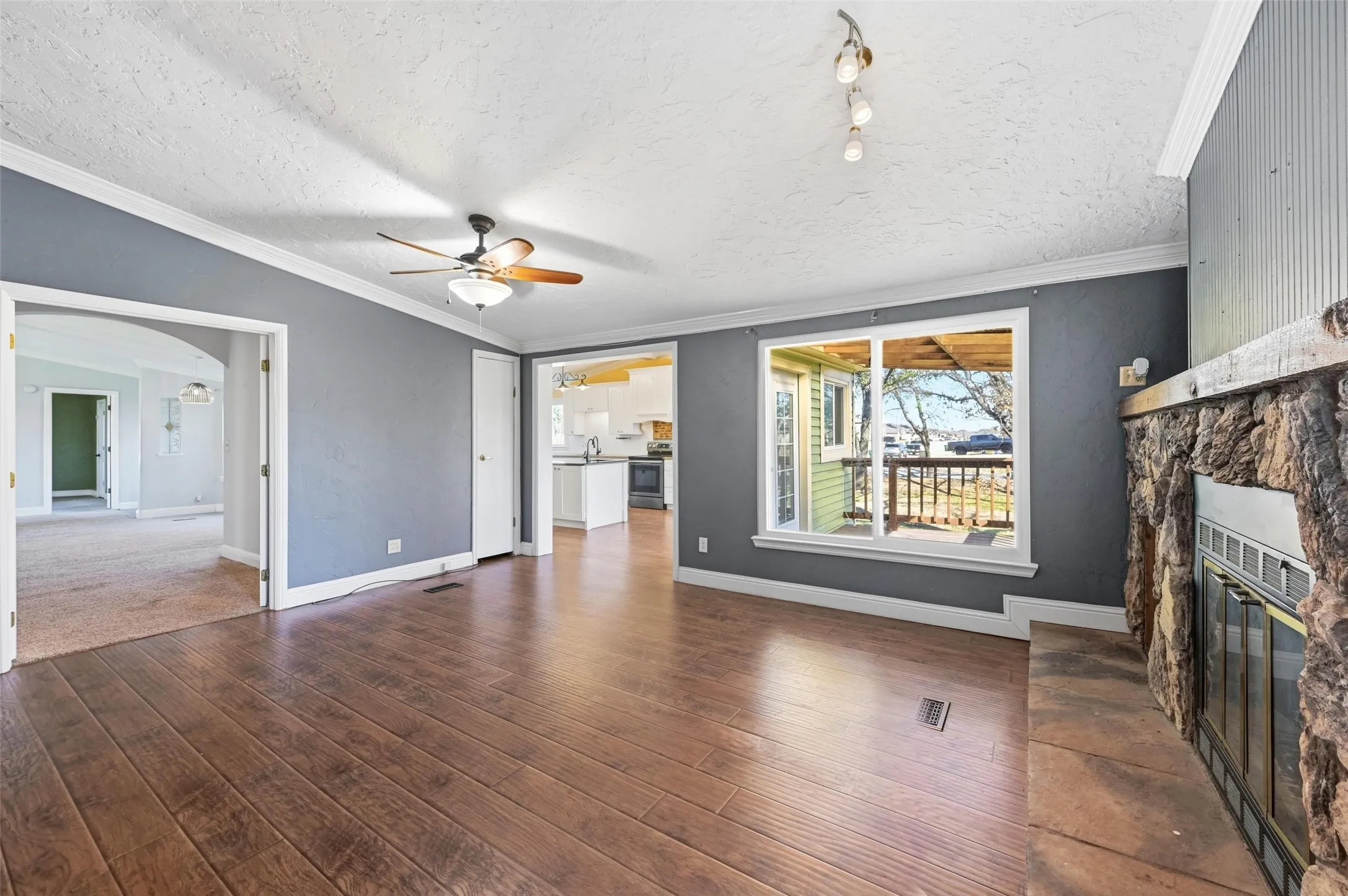 Single Family Residence For Sale in Johnson County , 1050 Stadium Drive, Joshua, Texas 76058, 3 Bedroom, 2 Bathroom, Garage spaces, 2,010 Sqft, built in 1988, Preowned, mls#21190246, Real Estate Agent in Joshua, Homes For Sale in Johnson county, Homes For Sale in Joshua, Realtor in Joshua Texas, Real Estate Brokerage Independent Realty Texas, Luminita Cordes Realtor