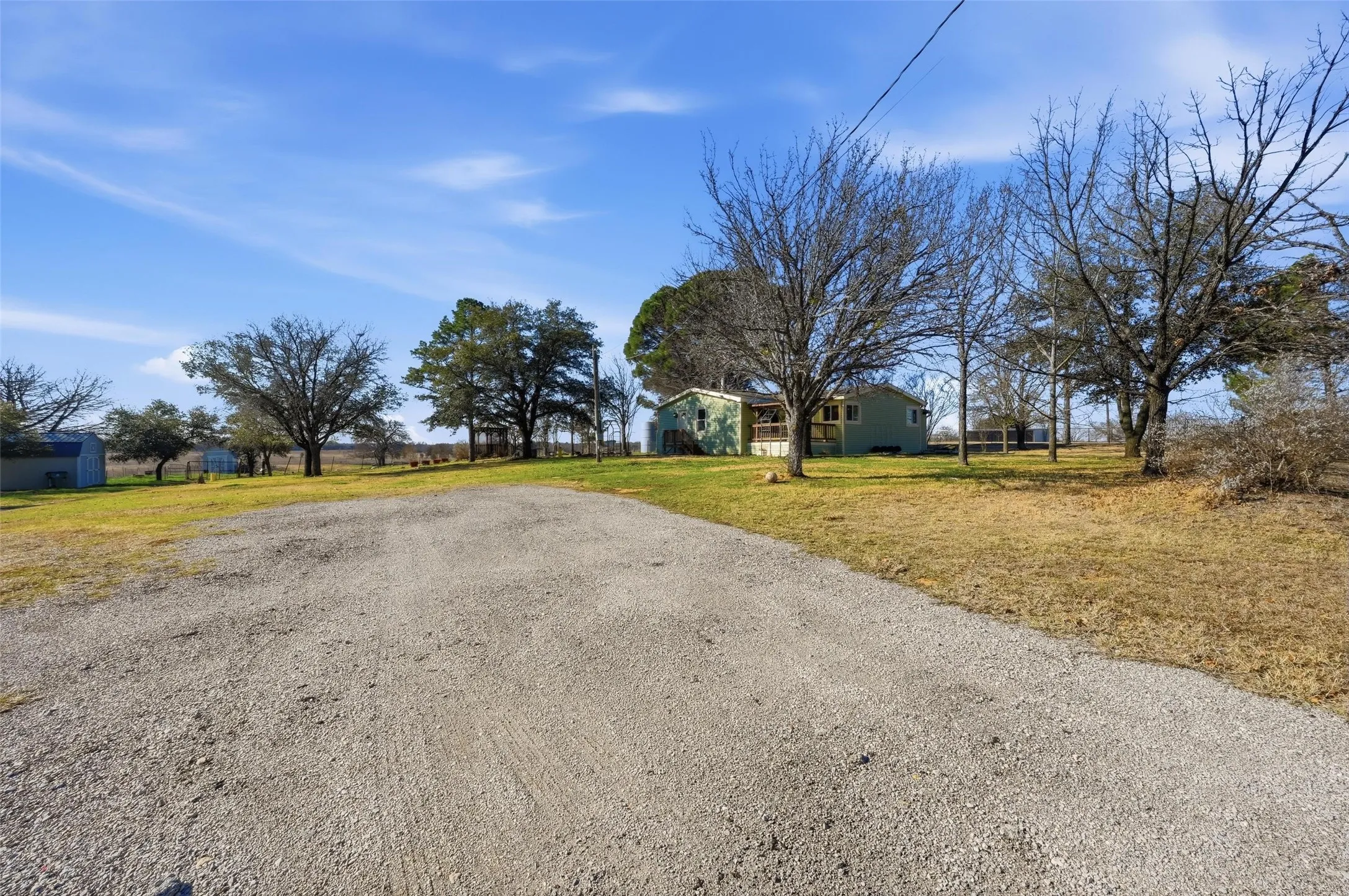 Single Family Residence For Sale in Johnson County , 1050 Stadium Drive, Joshua, Texas 76058, 3 Bedroom, 2 Bathroom, Garage spaces, 2,010 Sqft, built in 1988, Preowned, mls#21190246, Real Estate Agent in Joshua, Homes For Sale in Johnson county, Homes For Sale in Joshua, Realtor in Joshua Texas, Real Estate Brokerage Independent Realty Texas, Luminita Cordes Realtor