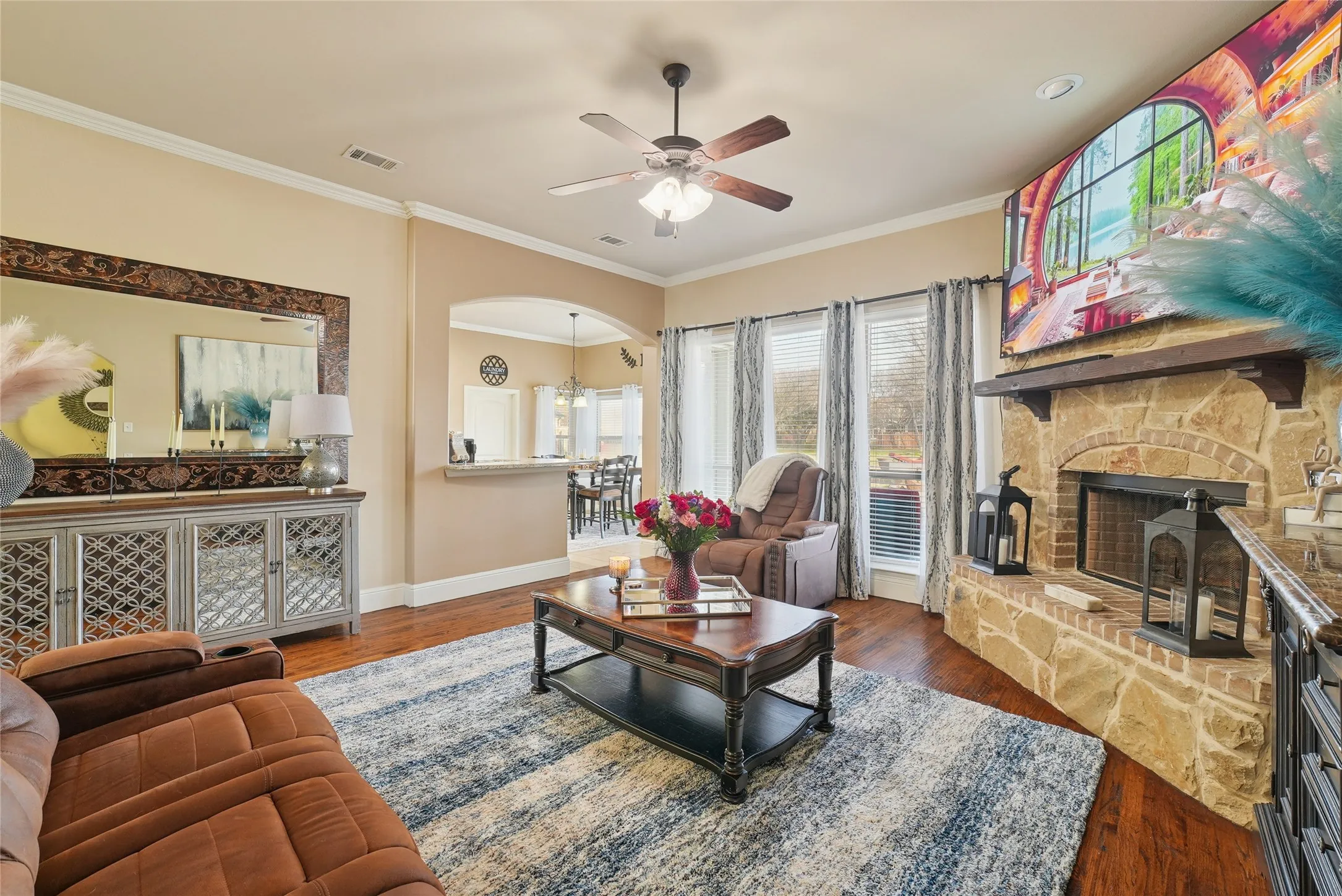 Single Family Residence For Sale in Denton County , 3541 Pinnacle Bay Point, Little Elm, Texas 75068, 5 Bedroom, 3 Bathroom, 3 Garage spaces, 3,024 Sqft, built in 2012, mls#21190299, Real Estate Agent in Little Elm, Homes For Sale in Denton county, Homes For Sale in Little Elm, Realtor in Little Elm Texas, Real Estate Brokerage Independent Realty Texas, Luminita Cordes Realtor