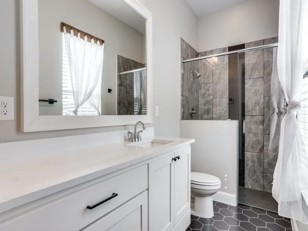 Single Family Residence For Sale in Parker County , 2000 Ragland Trail, Azle, Texas 76020, 4 Bedroom, 4 Bathroom, 3 Garage spaces, 3,059 Sqft, built in 2021, Preowned, mls#21184801, Real Estate Agent in Azle, Homes For Sale in Parker county, Homes For Sale in Azle, Realtor in Azle Texas, Real Estate Brokerage Independent Realty Texas, Luminita Cordes Realtor