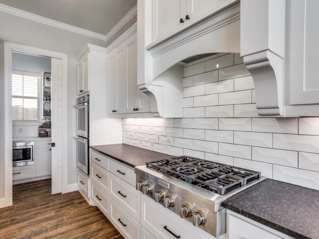 Single Family Residence For Sale in Parker County , 2000 Ragland Trail, Azle, Texas 76020, 4 Bedroom, 4 Bathroom, 3 Garage spaces, 3,059 Sqft, built in 2021, Preowned, mls#21184801, Real Estate Agent in Azle, Homes For Sale in Parker county, Homes For Sale in Azle, Realtor in Azle Texas, Real Estate Brokerage Independent Realty Texas, Luminita Cordes Realtor