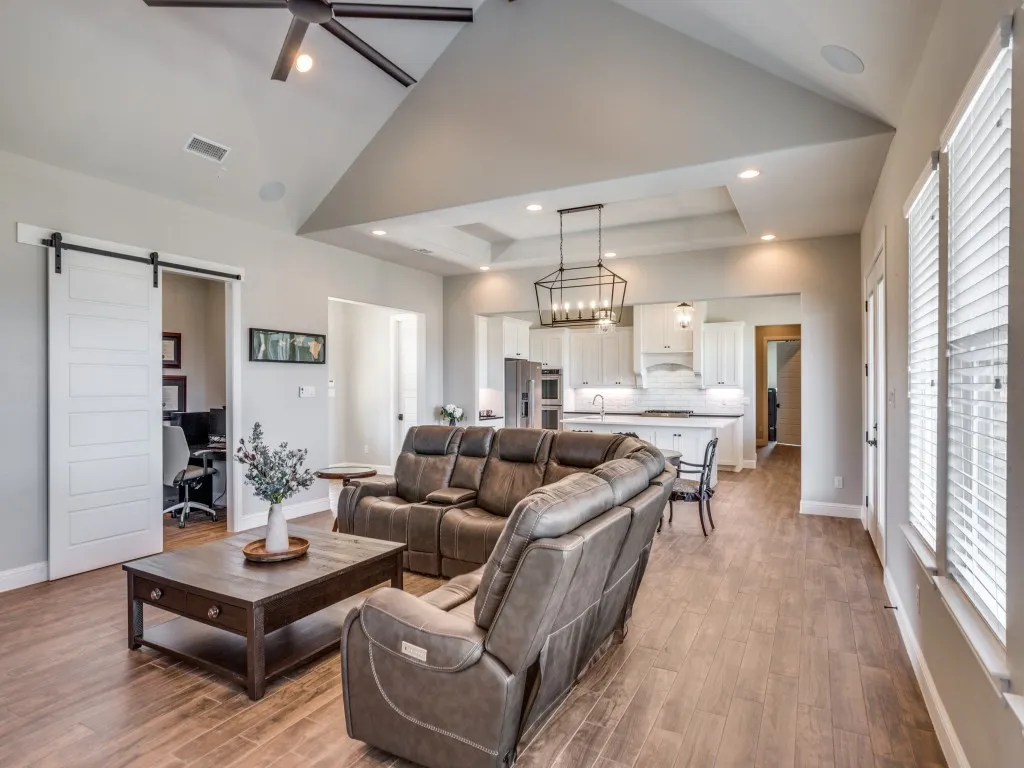 Single Family Residence For Sale in Parker County , 2000 Ragland Trail, Azle, Texas 76020, 4 Bedroom, 4 Bathroom, 3 Garage spaces, 3,059 Sqft, built in 2021, Preowned, mls#21184801, Real Estate Agent in Azle, Homes For Sale in Parker county, Homes For Sale in Azle, Realtor in Azle Texas, Real Estate Brokerage Independent Realty Texas, Luminita Cordes Realtor
