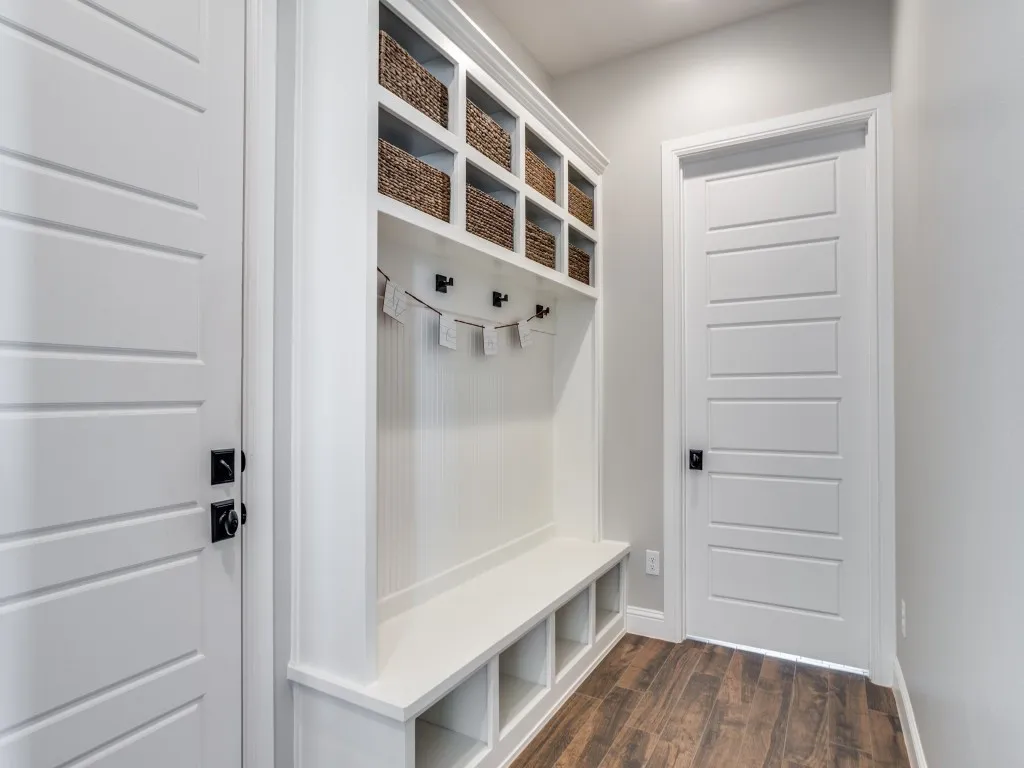 Single Family Residence For Sale in Parker County , 2000 Ragland Trail, Azle, Texas 76020, 4 Bedroom, 4 Bathroom, 3 Garage spaces, 3,059 Sqft, built in 2021, Preowned, mls#21184801, Real Estate Agent in Azle, Homes For Sale in Parker county, Homes For Sale in Azle, Realtor in Azle Texas, Real Estate Brokerage Independent Realty Texas, Luminita Cordes Realtor