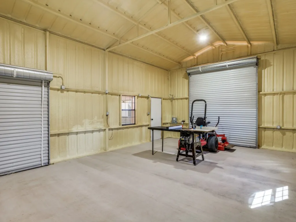 Single Family Residence For Sale in Parker County , 2000 Ragland Trail, Azle, Texas 76020, 4 Bedroom, 4 Bathroom, 3 Garage spaces, 3,059 Sqft, built in 2021, Preowned, mls#21184801, Real Estate Agent in Azle, Homes For Sale in Parker county, Homes For Sale in Azle, Realtor in Azle Texas, Real Estate Brokerage Independent Realty Texas, Luminita Cordes Realtor