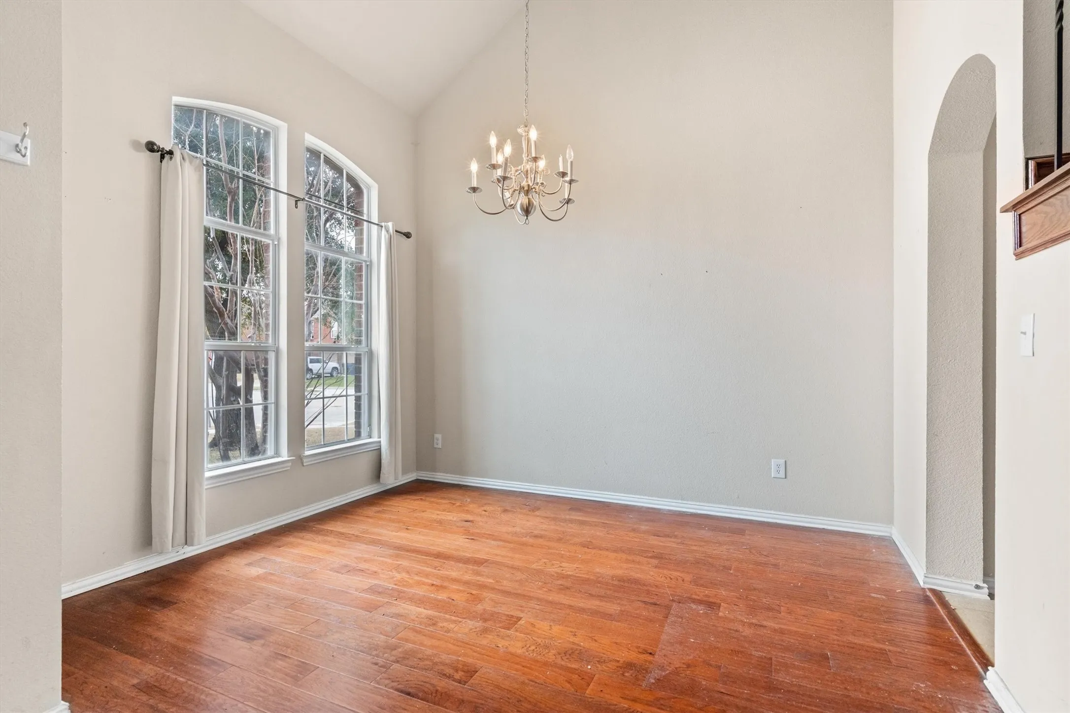 Single Family Residence For Sale in Denton County , 1128 Patch Grove Drive, Frisco, Texas 75033, 5 Bedroom, 3 Bathroom, 3 Garage spaces, 2,992 Sqft, built in 2007, mls#21161137, Real Estate Agent in Frisco, Homes For Sale in Denton county, Homes For Sale in Frisco, Realtor in Frisco Texas, Real Estate Brokerage Independent Realty Texas, Luminita Cordes Realtor