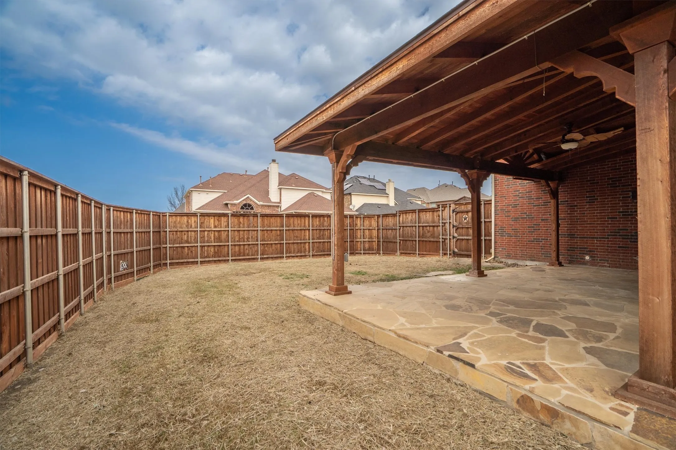 Single Family Residence For Sale in Denton County , 1128 Patch Grove Drive, Frisco, Texas 75033, 5 Bedroom, 3 Bathroom, 3 Garage spaces, 2,992 Sqft, built in 2007, mls#21161137, Real Estate Agent in Frisco, Homes For Sale in Denton county, Homes For Sale in Frisco, Realtor in Frisco Texas, Real Estate Brokerage Independent Realty Texas, Luminita Cordes Realtor