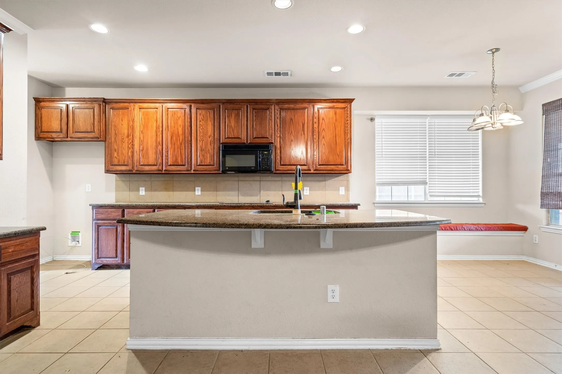 Single Family Residence For Sale in Denton County , 1128 Patch Grove Drive, Frisco, Texas 75033, 5 Bedroom, 3 Bathroom, 3 Garage spaces, 2,992 Sqft, built in 2007, mls#21161137, Real Estate Agent in Frisco, Homes For Sale in Denton county, Homes For Sale in Frisco, Realtor in Frisco Texas, Real Estate Brokerage Independent Realty Texas, Luminita Cordes Realtor