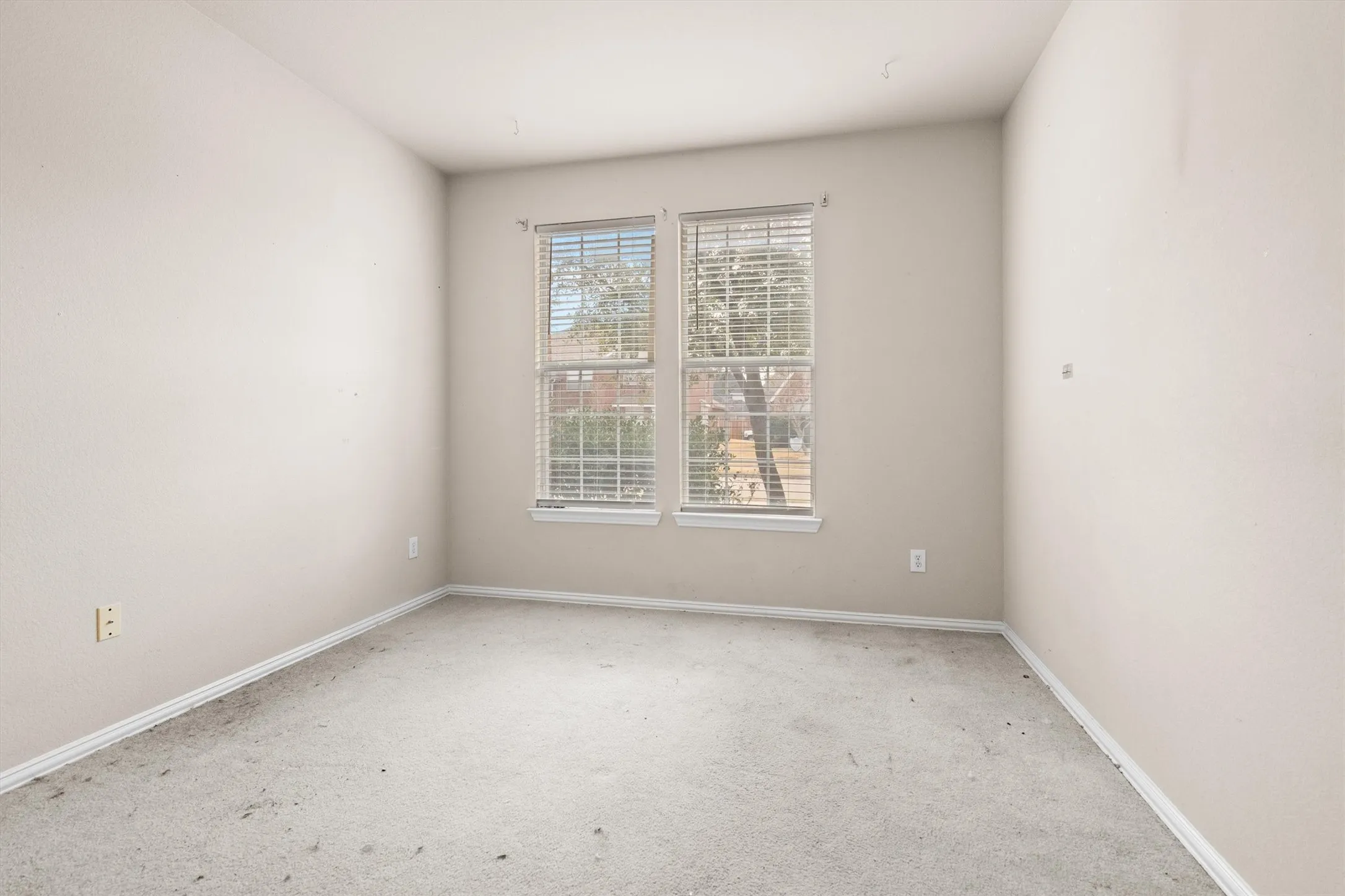 Single Family Residence For Sale in Denton County , 1128 Patch Grove Drive, Frisco, Texas 75033, 5 Bedroom, 3 Bathroom, 3 Garage spaces, 2,992 Sqft, built in 2007, mls#21161137, Real Estate Agent in Frisco, Homes For Sale in Denton county, Homes For Sale in Frisco, Realtor in Frisco Texas, Real Estate Brokerage Independent Realty Texas, Luminita Cordes Realtor