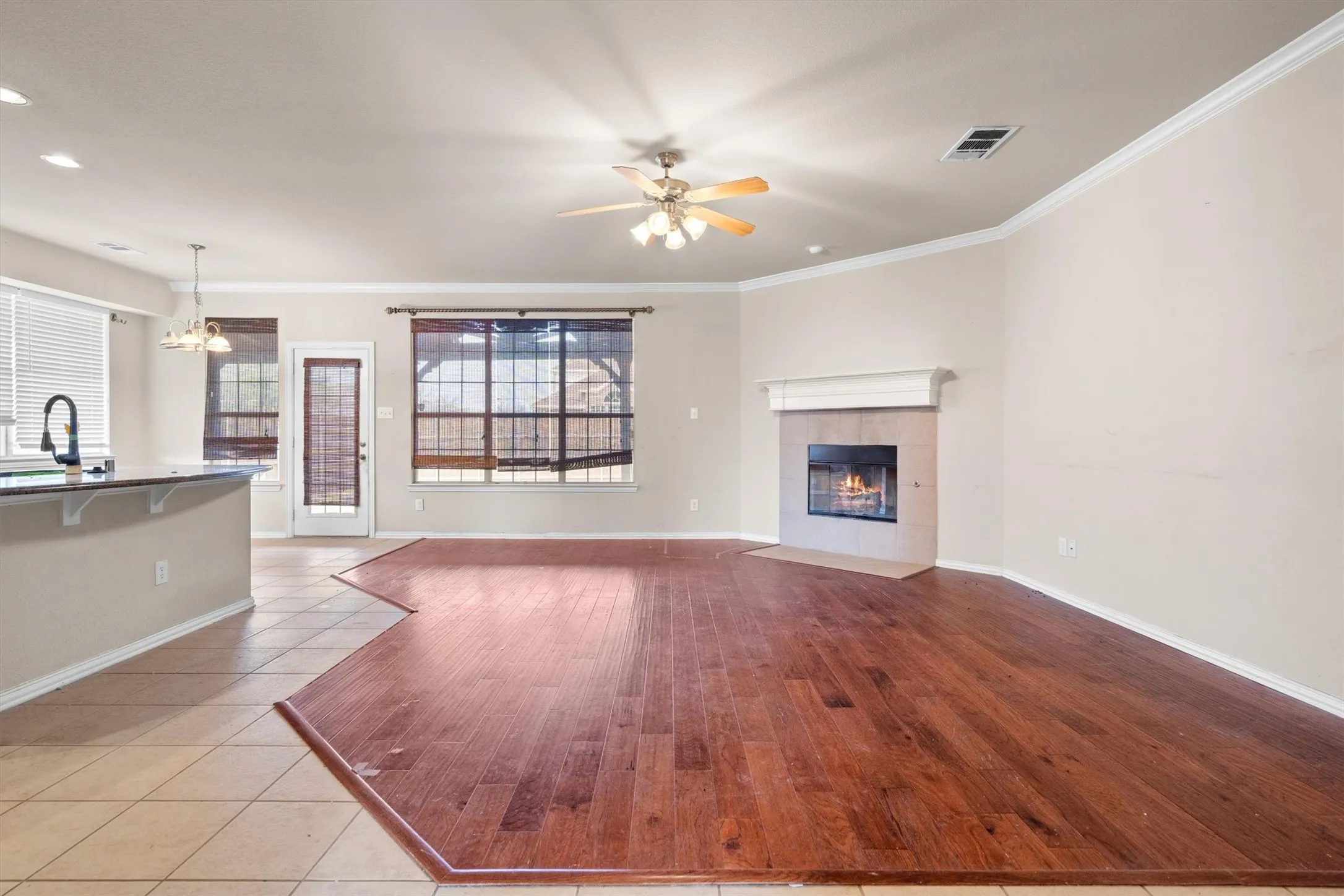 Single Family Residence For Sale in Denton County , 1128 Patch Grove Drive, Frisco, Texas 75033, 5 Bedroom, 3 Bathroom, 3 Garage spaces, 2,992 Sqft, built in 2007, mls#21161137, Real Estate Agent in Frisco, Homes For Sale in Denton county, Homes For Sale in Frisco, Realtor in Frisco Texas, Real Estate Brokerage Independent Realty Texas, Luminita Cordes Realtor