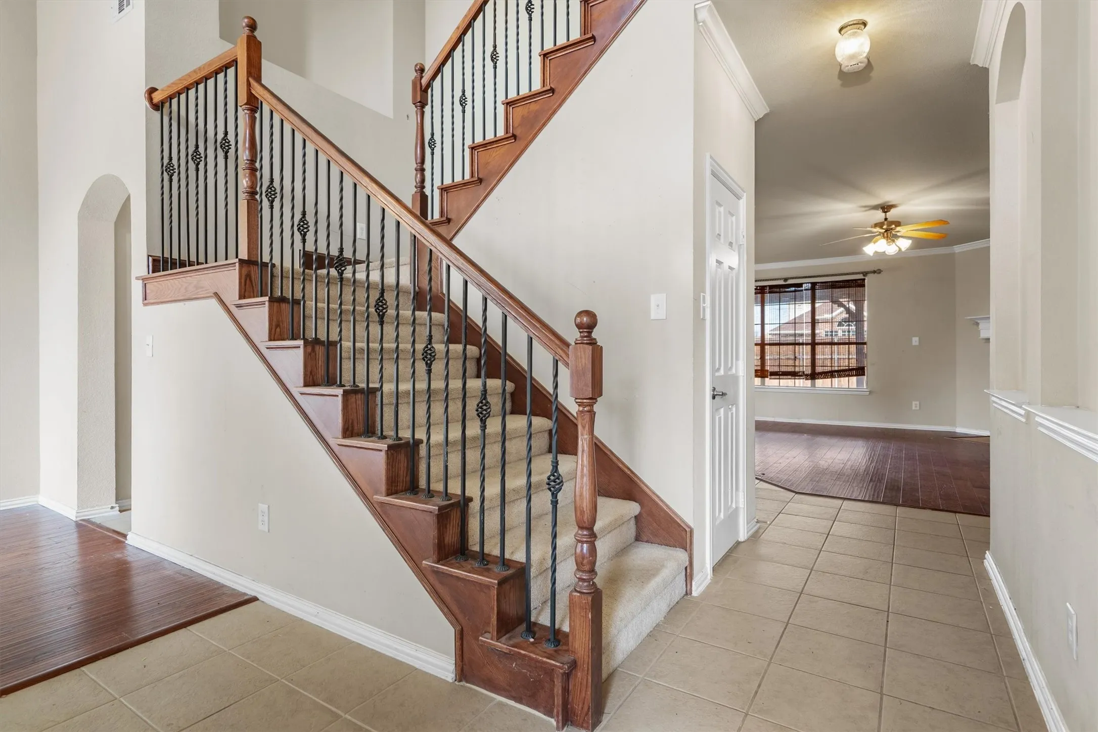 Single Family Residence For Sale in Denton County , 1128 Patch Grove Drive, Frisco, Texas 75033, 5 Bedroom, 3 Bathroom, 3 Garage spaces, 2,992 Sqft, built in 2007, mls#21161137, Real Estate Agent in Frisco, Homes For Sale in Denton county, Homes For Sale in Frisco, Realtor in Frisco Texas, Real Estate Brokerage Independent Realty Texas, Luminita Cordes Realtor