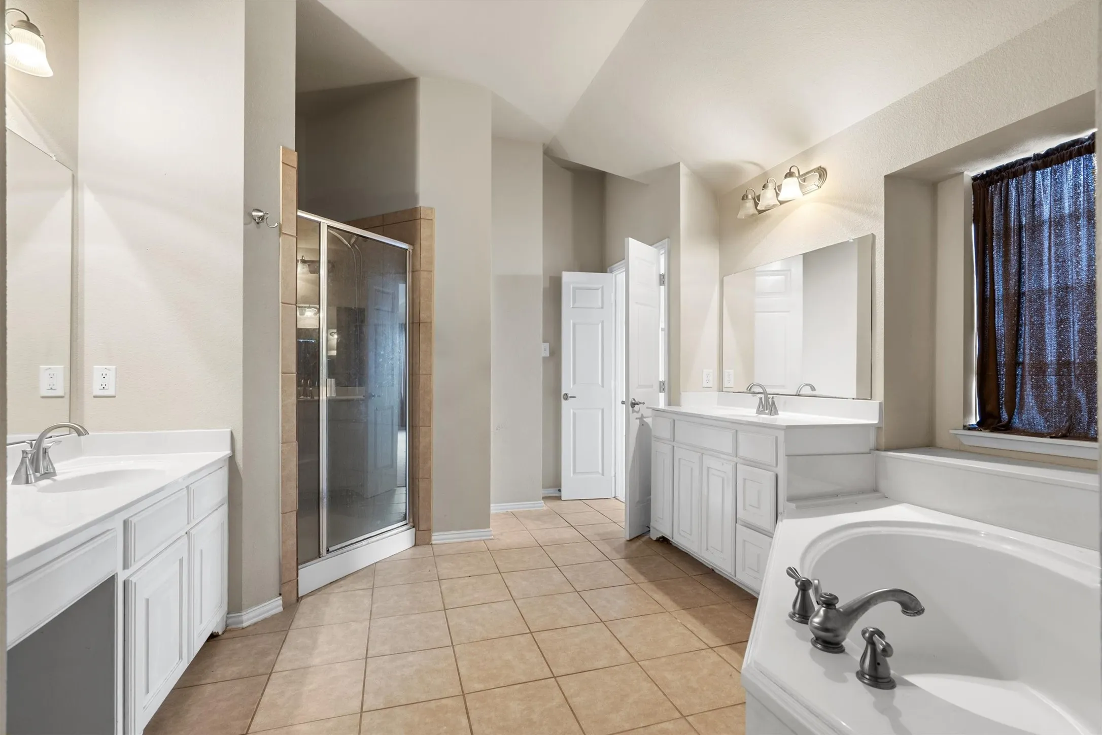Single Family Residence For Sale in Denton County , 1128 Patch Grove Drive, Frisco, Texas 75033, 5 Bedroom, 3 Bathroom, 3 Garage spaces, 2,992 Sqft, built in 2007, mls#21161137, Real Estate Agent in Frisco, Homes For Sale in Denton county, Homes For Sale in Frisco, Realtor in Frisco Texas, Real Estate Brokerage Independent Realty Texas, Luminita Cordes Realtor