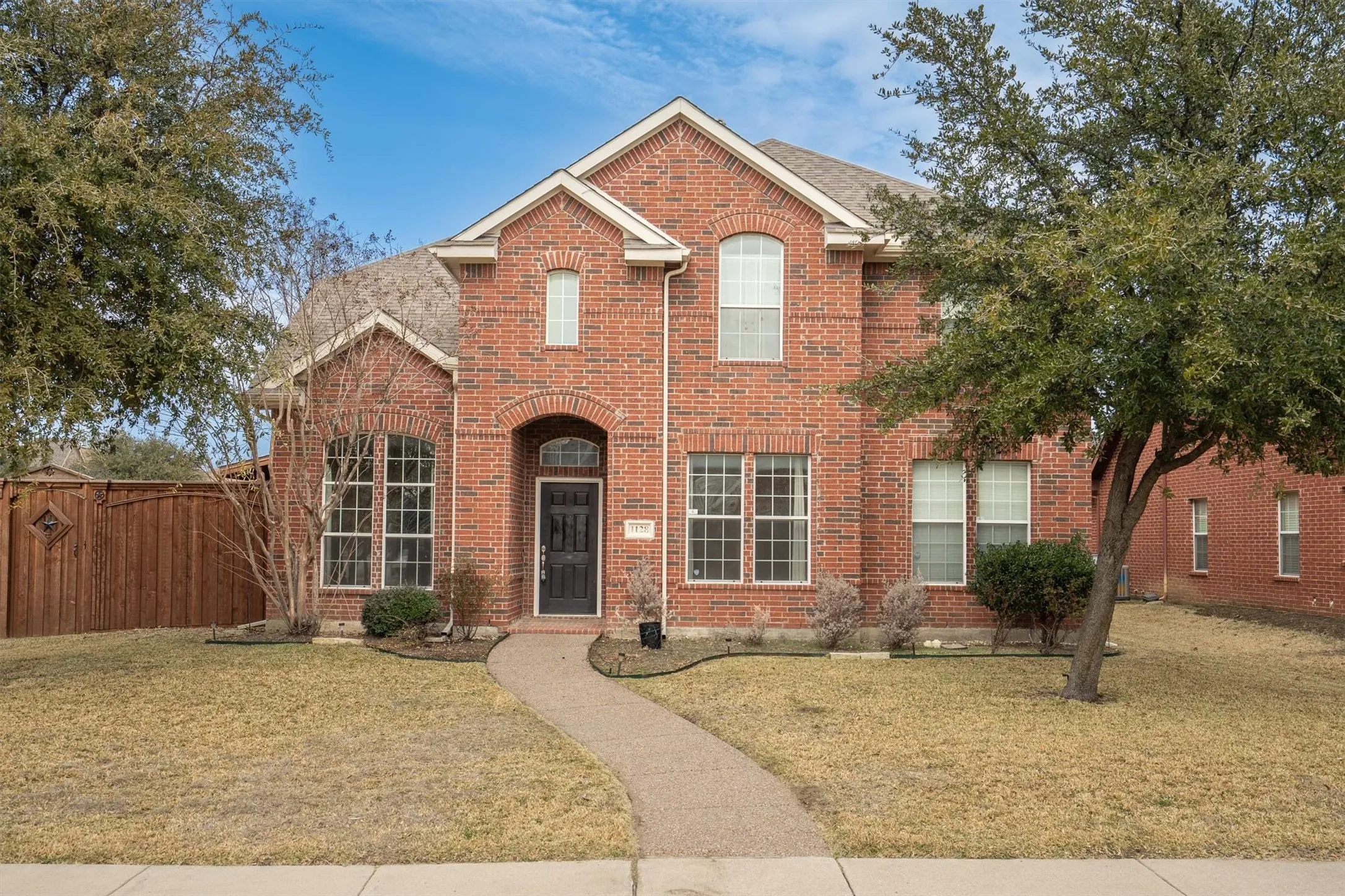 Single Family Residence For Sale in Denton County , 1128 Patch Grove Drive, Frisco, Texas 75033, 5 Bedroom, 3 Bathroom, 3 Garage spaces, 2,992 Sqft, built in 2007, mls#21161137, Real Estate Agent in Frisco, Homes For Sale in Denton county, Homes For Sale in Frisco, Realtor in Frisco Texas, Real Estate Brokerage Independent Realty Texas, Luminita Cordes Realtor