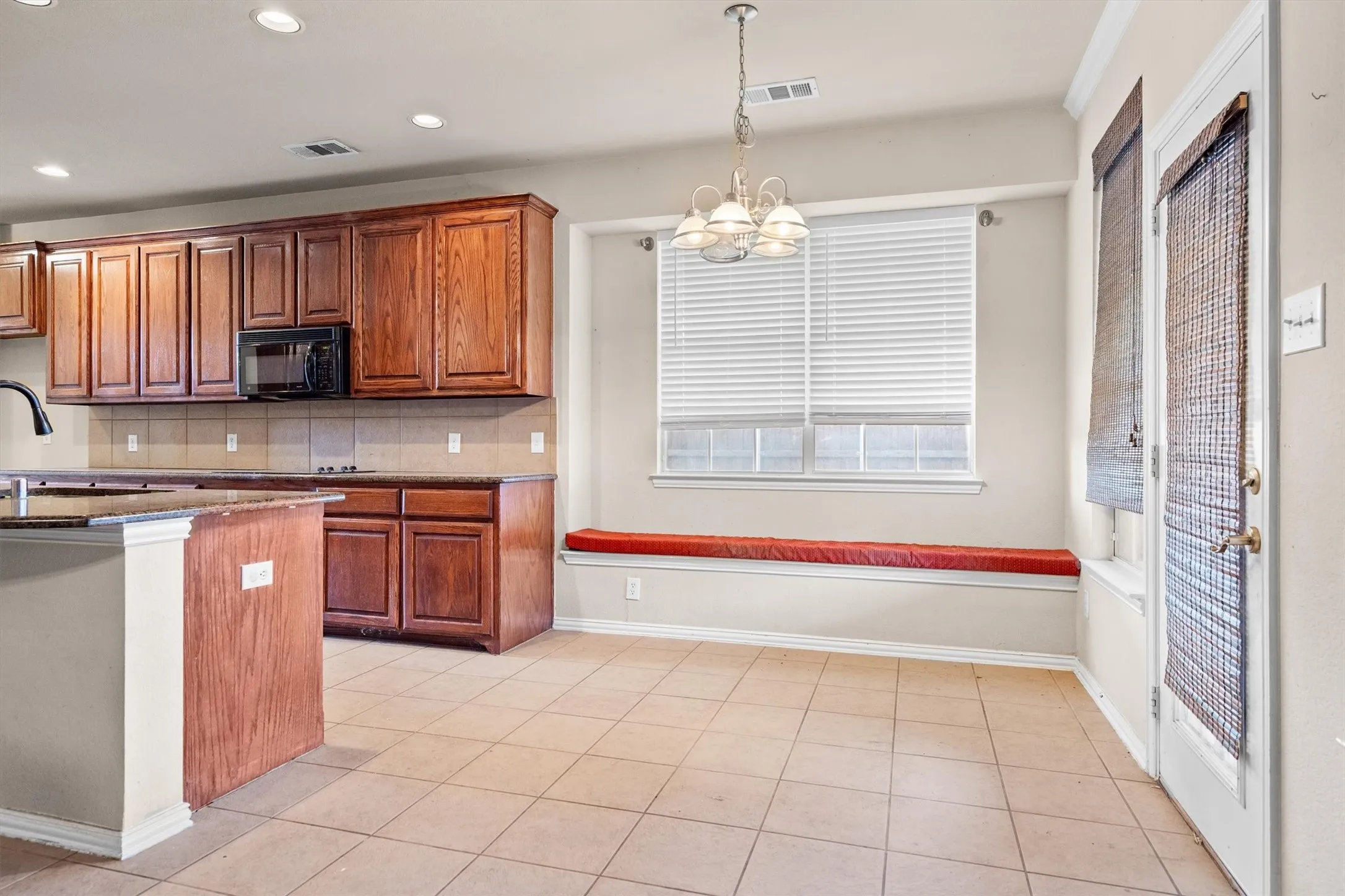 Single Family Residence For Sale in Denton County , 1128 Patch Grove Drive, Frisco, Texas 75033, 5 Bedroom, 3 Bathroom, 3 Garage spaces, 2,992 Sqft, built in 2007, mls#21161137, Real Estate Agent in Frisco, Homes For Sale in Denton county, Homes For Sale in Frisco, Realtor in Frisco Texas, Real Estate Brokerage Independent Realty Texas, Luminita Cordes Realtor
