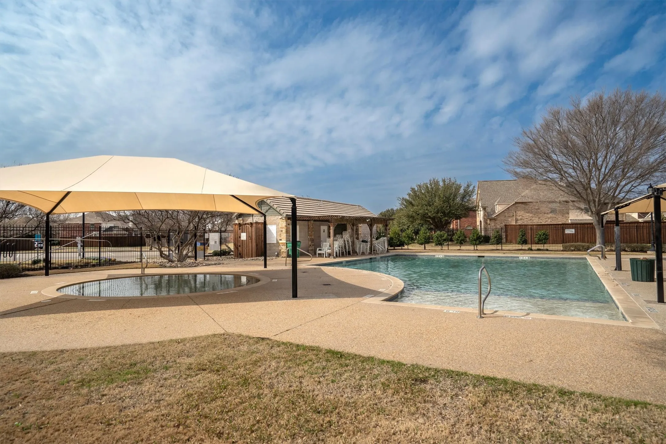 Single Family Residence For Sale in Denton County , 1128 Patch Grove Drive, Frisco, Texas 75033, 5 Bedroom, 3 Bathroom, 3 Garage spaces, 2,992 Sqft, built in 2007, mls#21161137, Real Estate Agent in Frisco, Homes For Sale in Denton county, Homes For Sale in Frisco, Realtor in Frisco Texas, Real Estate Brokerage Independent Realty Texas, Luminita Cordes Realtor