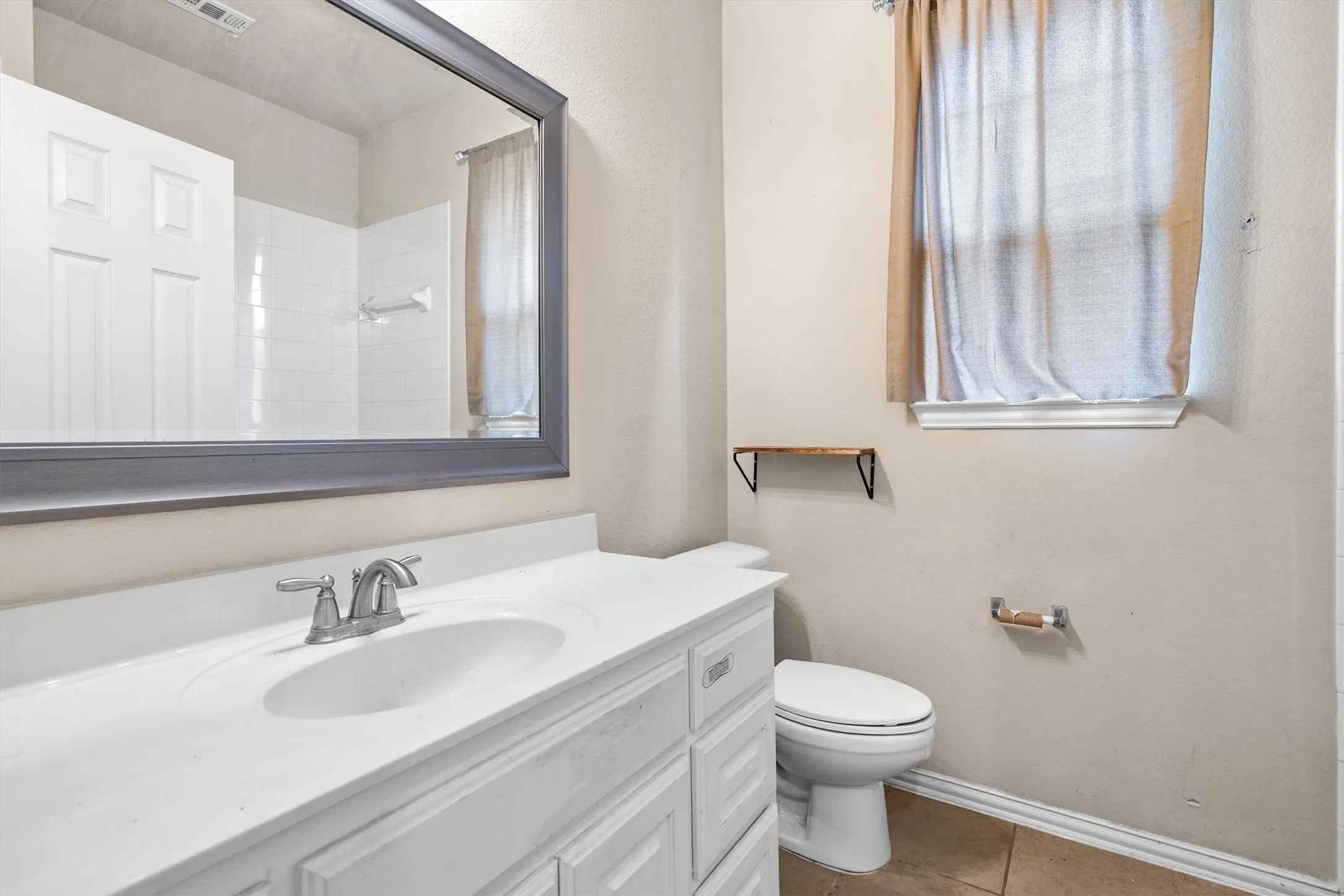 Single Family Residence For Sale in Denton County , 1128 Patch Grove Drive, Frisco, Texas 75033, 5 Bedroom, 3 Bathroom, 3 Garage spaces, 2,992 Sqft, built in 2007, mls#21161137, Real Estate Agent in Frisco, Homes For Sale in Denton county, Homes For Sale in Frisco, Realtor in Frisco Texas, Real Estate Brokerage Independent Realty Texas, Luminita Cordes Realtor