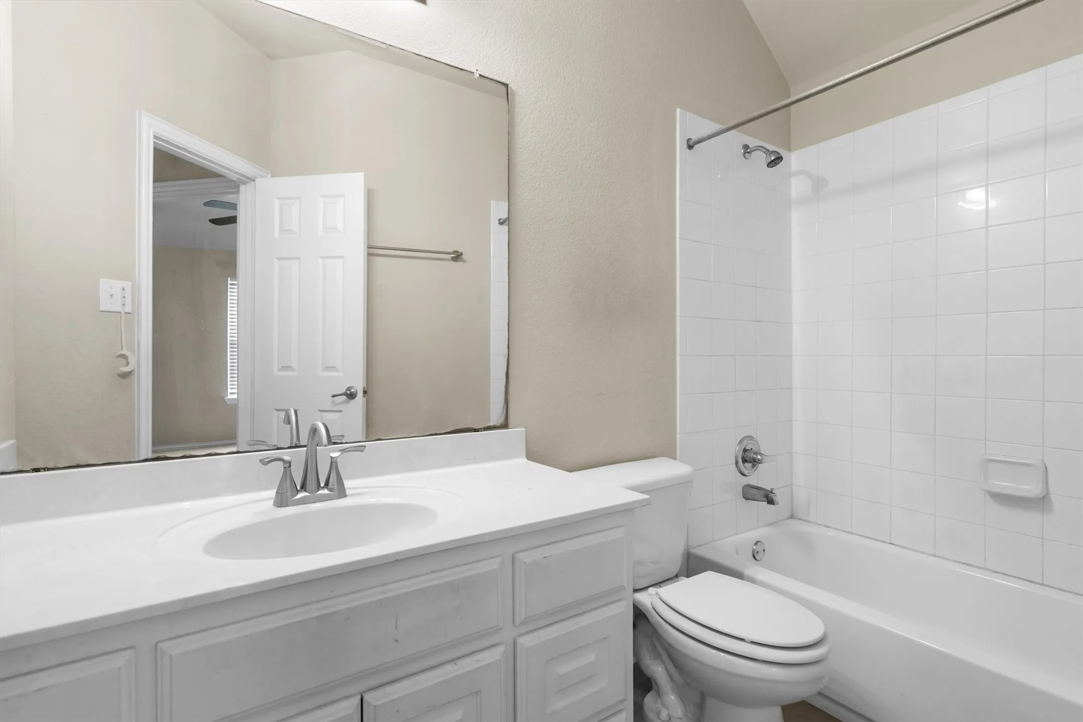 Single Family Residence For Sale in Denton County , 1128 Patch Grove Drive, Frisco, Texas 75033, 5 Bedroom, 3 Bathroom, 3 Garage spaces, 2,992 Sqft, built in 2007, mls#21161137, Real Estate Agent in Frisco, Homes For Sale in Denton county, Homes For Sale in Frisco, Realtor in Frisco Texas, Real Estate Brokerage Independent Realty Texas, Luminita Cordes Realtor